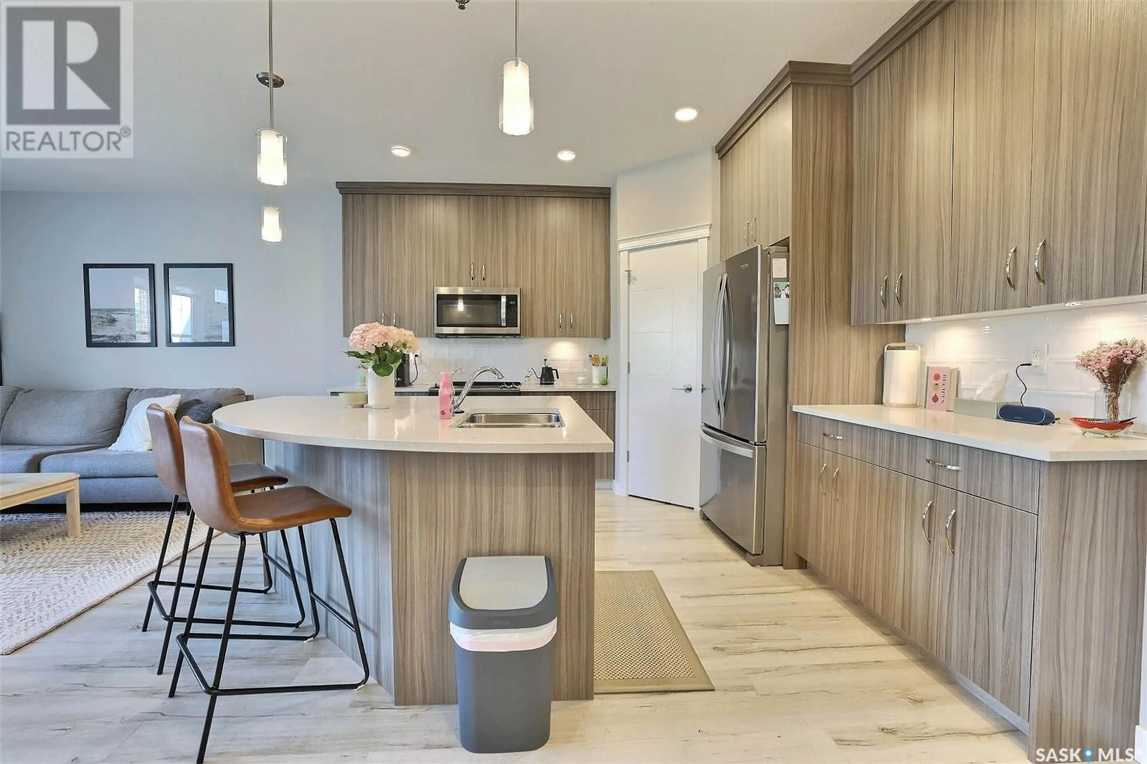Contemporary kitchen, unknown for 314 1700 BADHAM BOULEVARD, Regina Saskatchewan S4P0J7