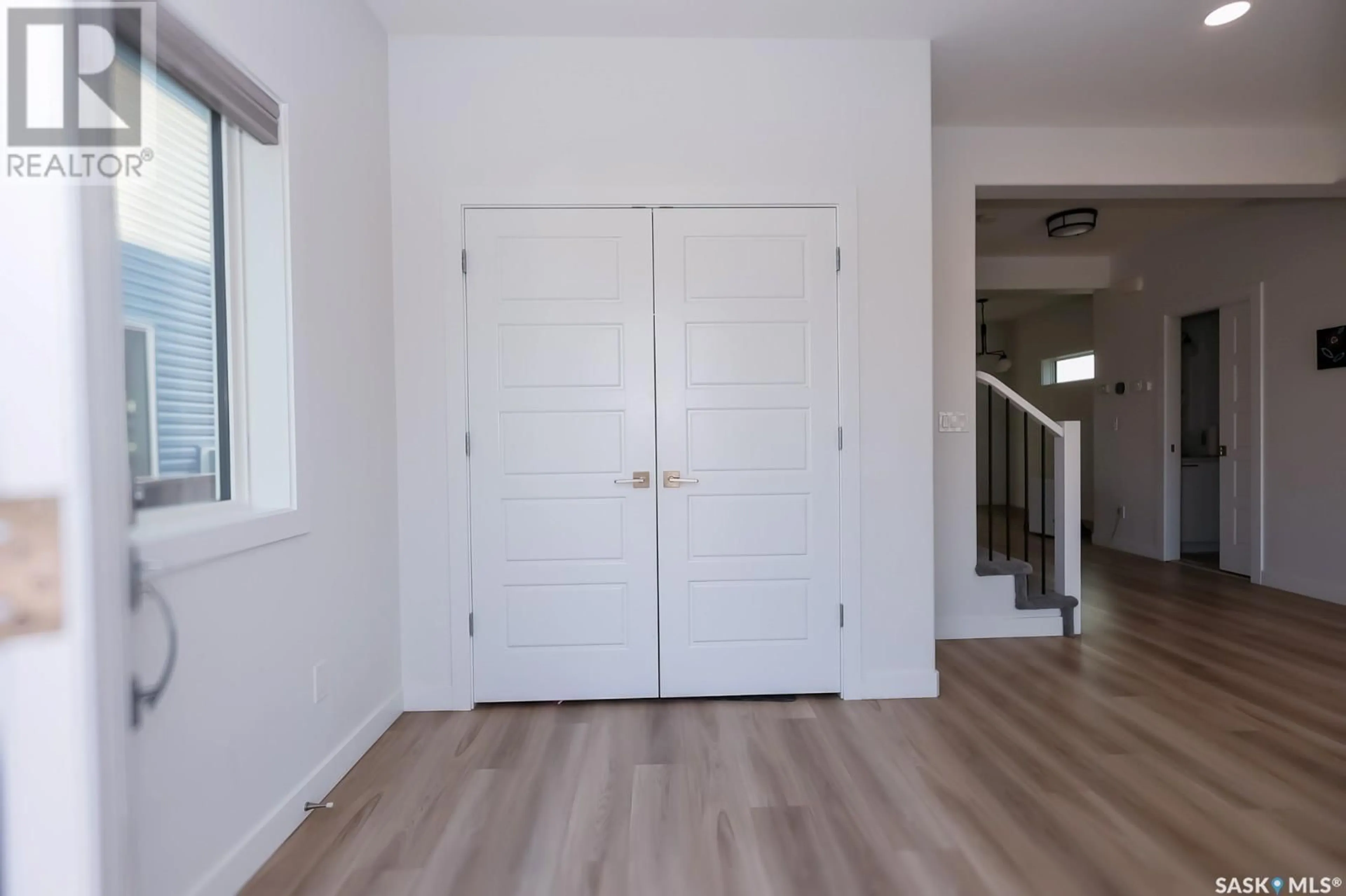 Indoor entryway for 216 ROSEWOOD BOULEVARD, Saskatoon Saskatchewan S7V0X5