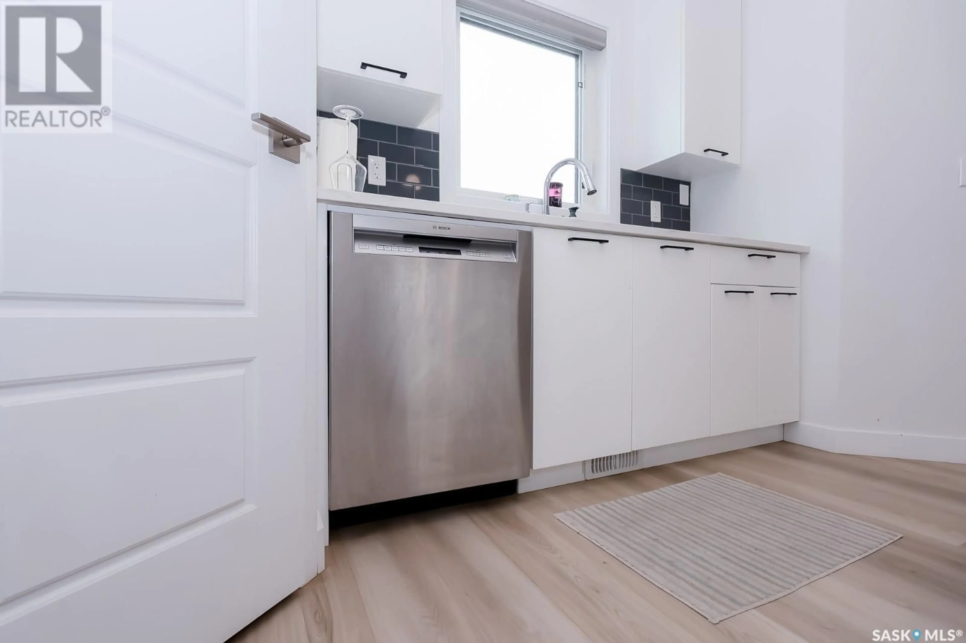 Standard kitchen, unknown for 216 ROSEWOOD BOULEVARD, Saskatoon Saskatchewan S7V0X5