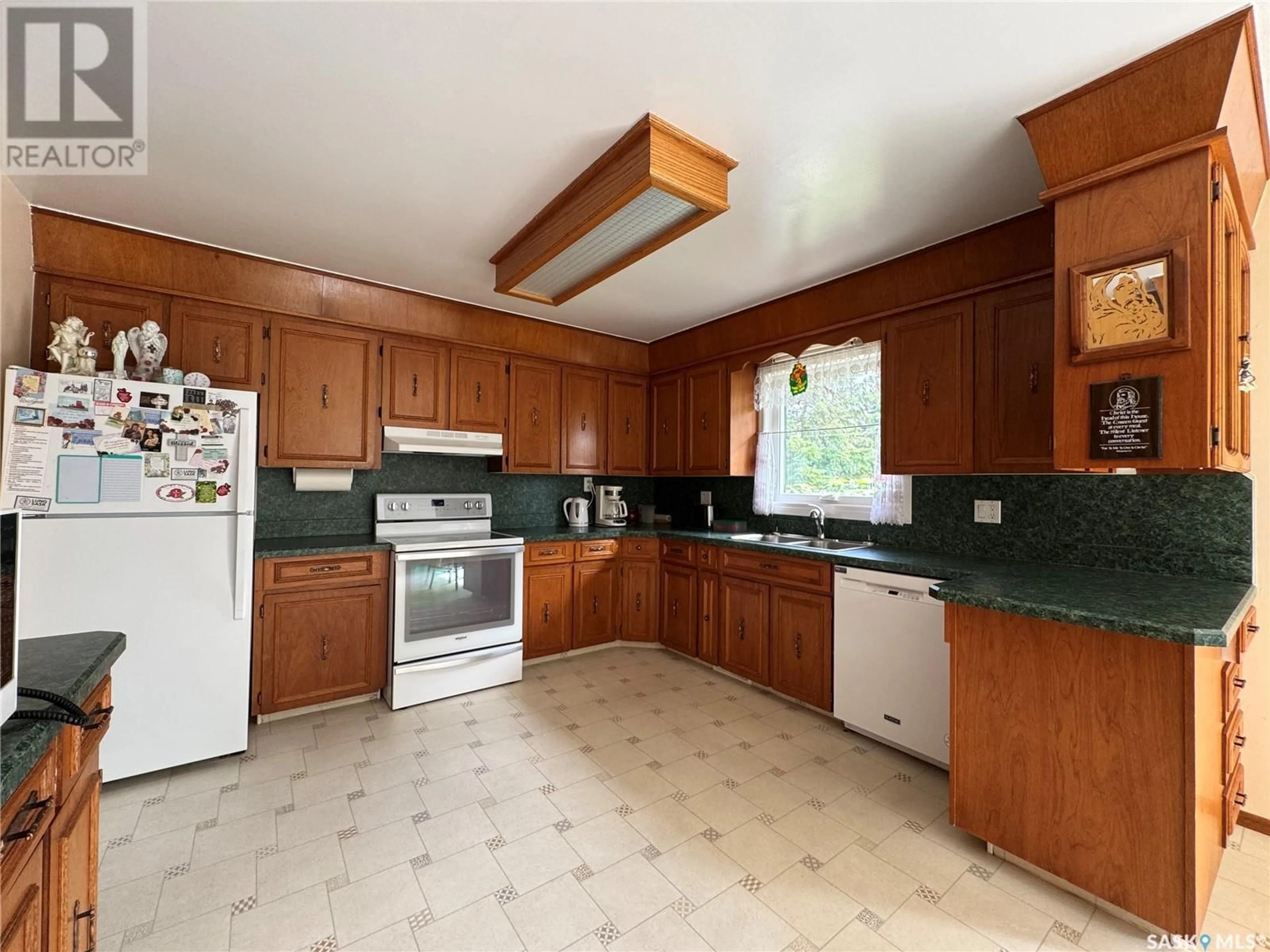 Standard kitchen, unknown for 109 LOPSTON STREET, Churchbridge Saskatchewan S0A0M0