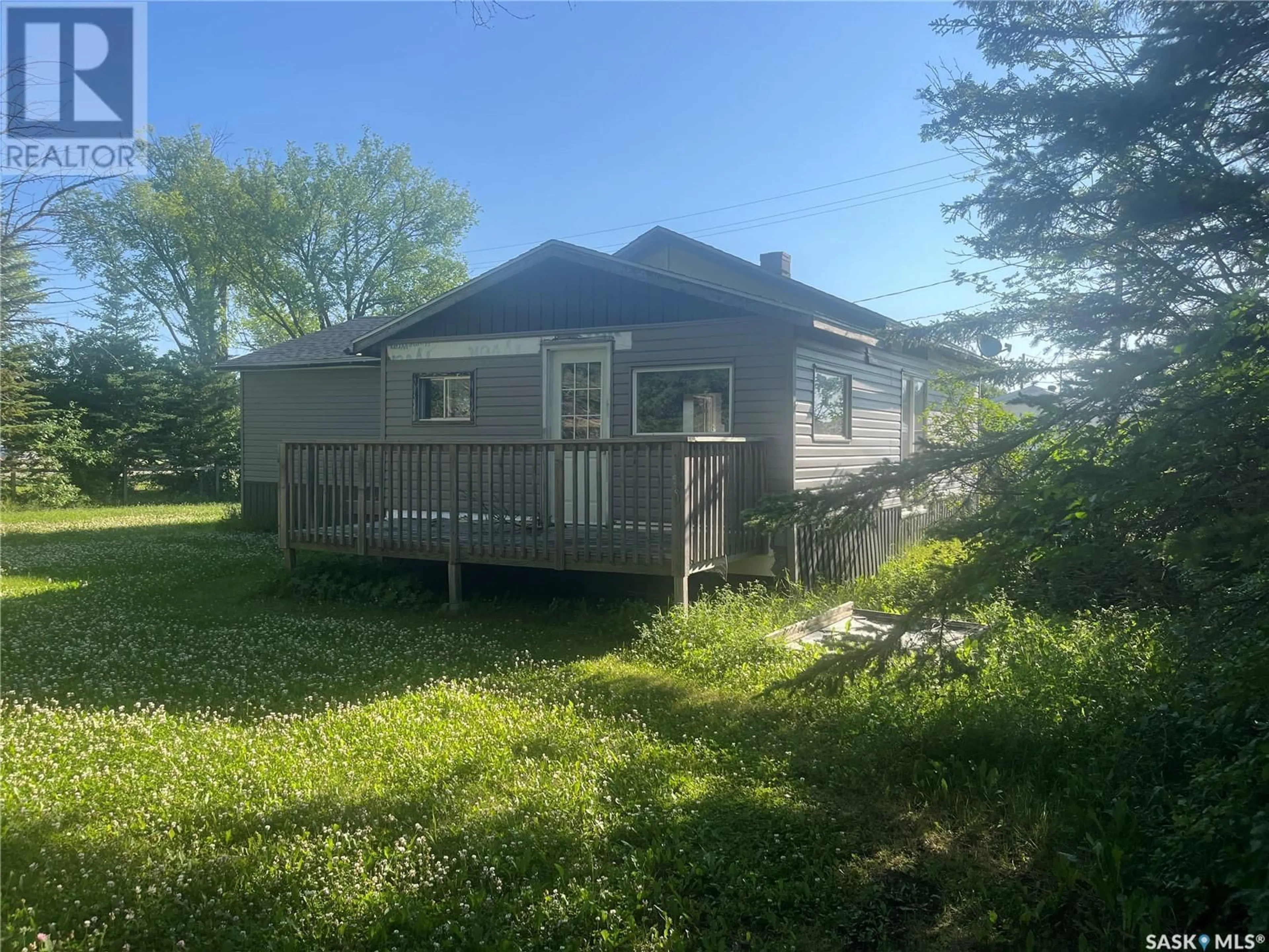 A pic from outside/outdoor area/front of a property/back of a property/a pic from drone, building for 314 2ND AVENUE, Rose Valley Saskatchewan S0E1M0