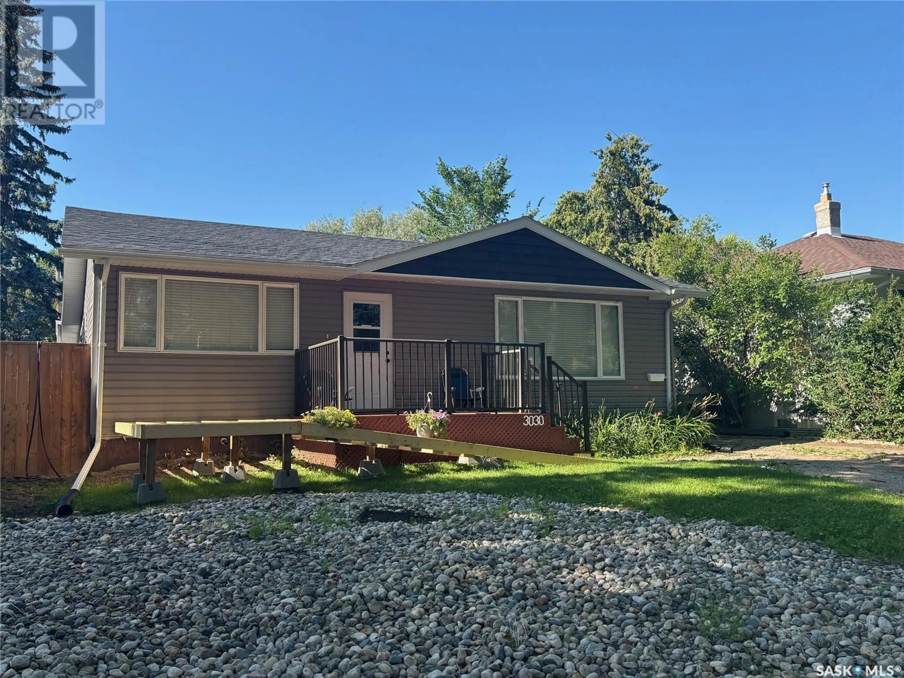 A pic from outside/outdoor area/front of a property/back of a property/a pic from drone, unknown for 3030 WHITMORE AVENUE, Regina Saskatchewan S4S1B8