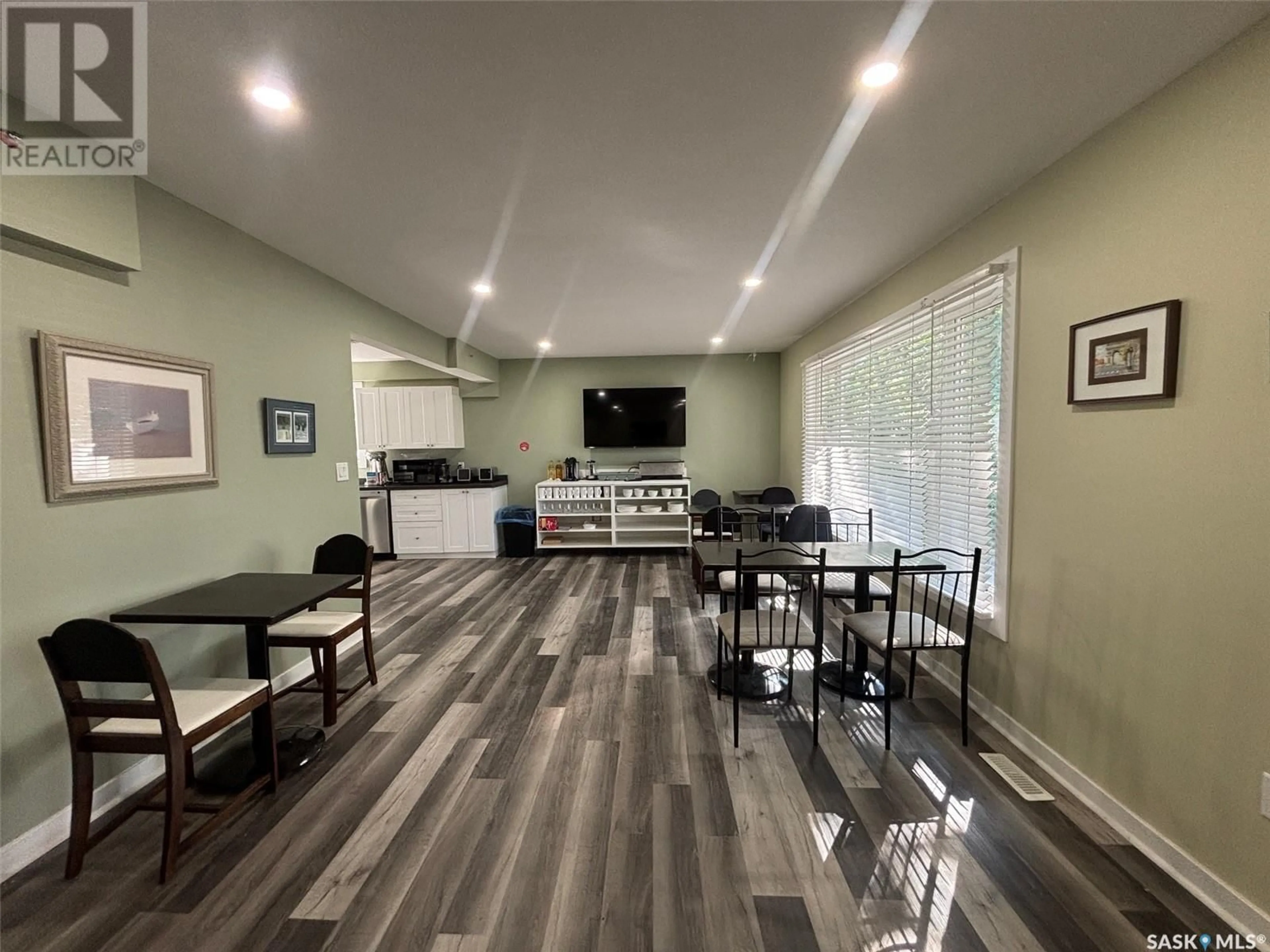 A pic of a room for 3030 WHITMORE AVENUE, Regina Saskatchewan S4S1B8