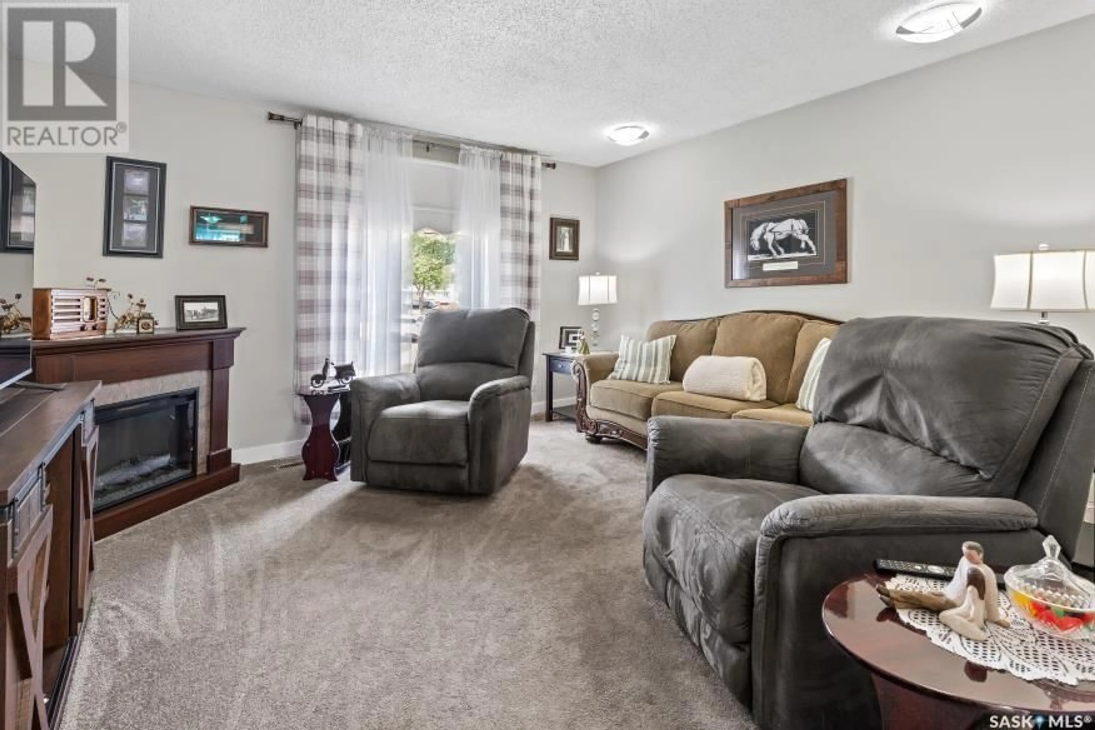 Living room with furniture, unknown for 142 DOUGLAS CRESCENT, Saskatoon Saskatchewan S7W0Y3