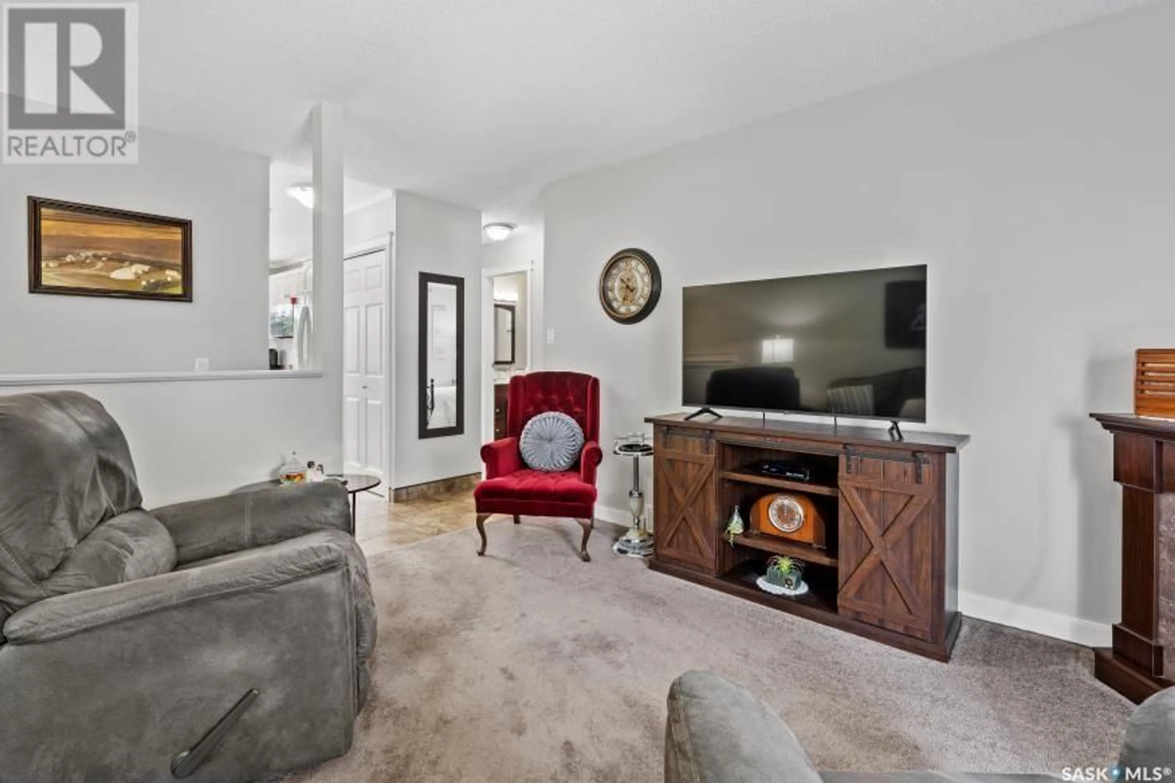 Living room with furniture, unknown for 142 DOUGLAS CRESCENT, Saskatoon Saskatchewan S7W0Y3