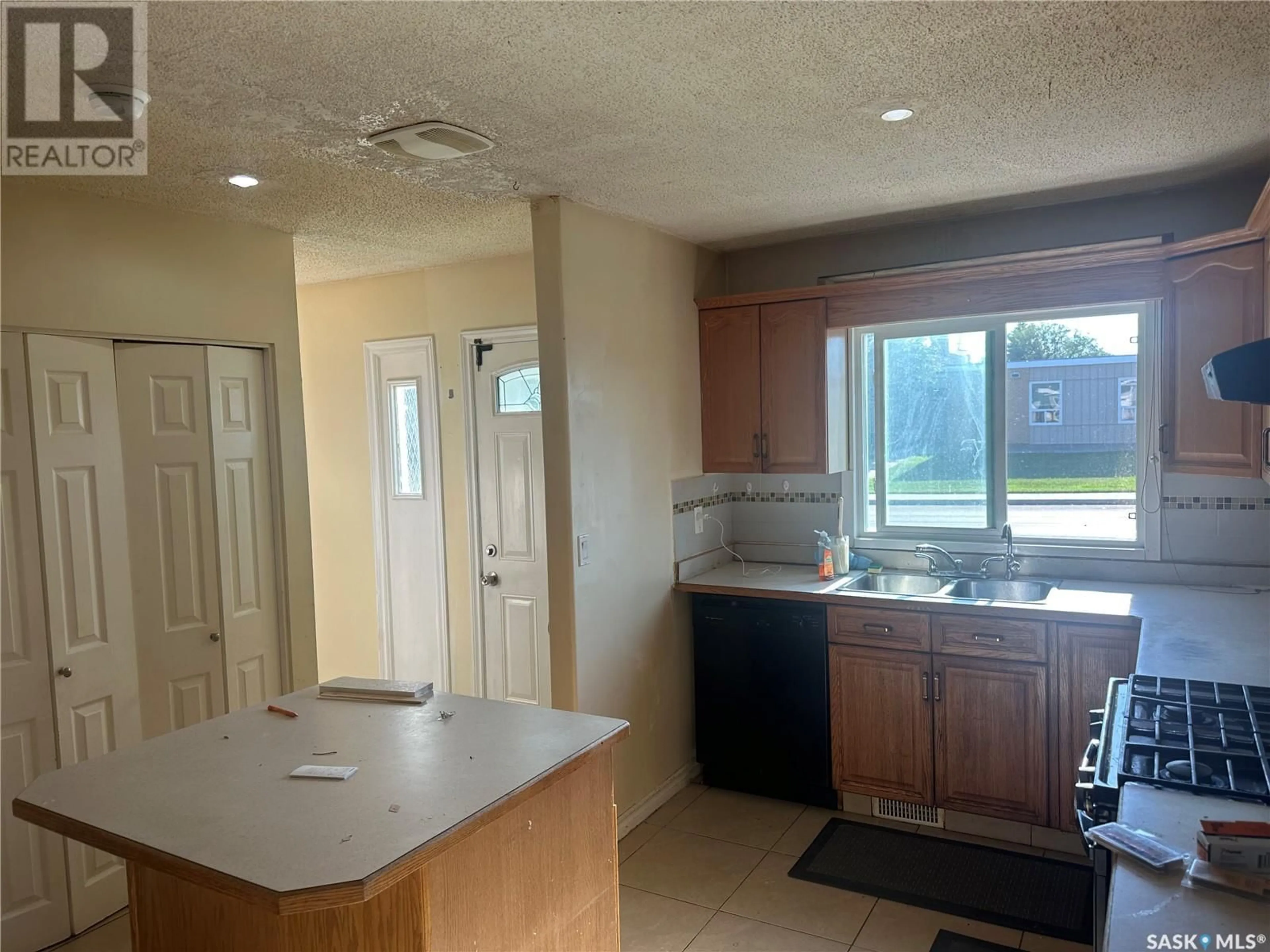 Unknown for 630 ELPHINSTONE STREET, Regina Saskatchewan S4T3K9