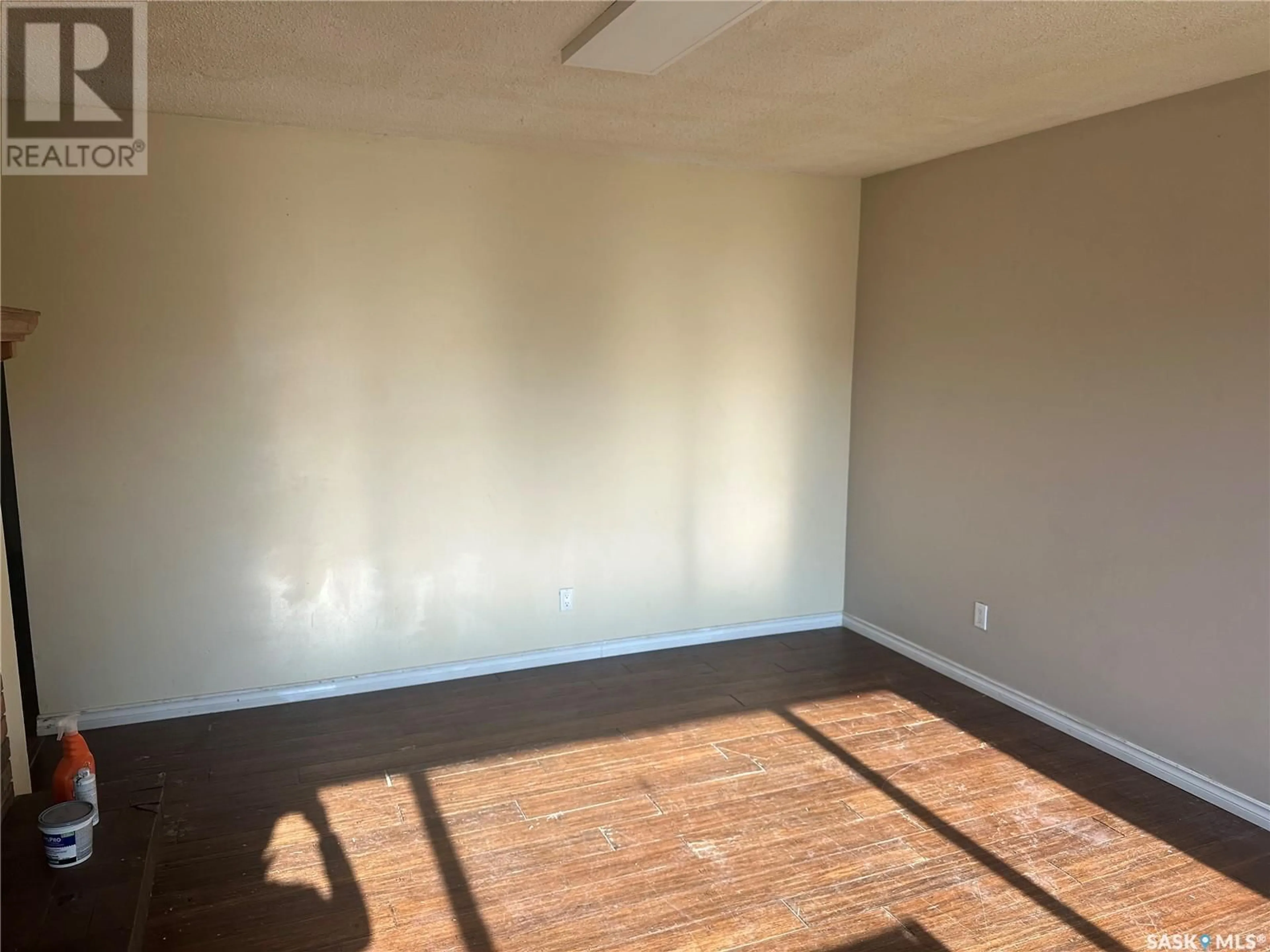 A pic of a room for 630 ELPHINSTONE STREET, Regina Saskatchewan S4T3K9