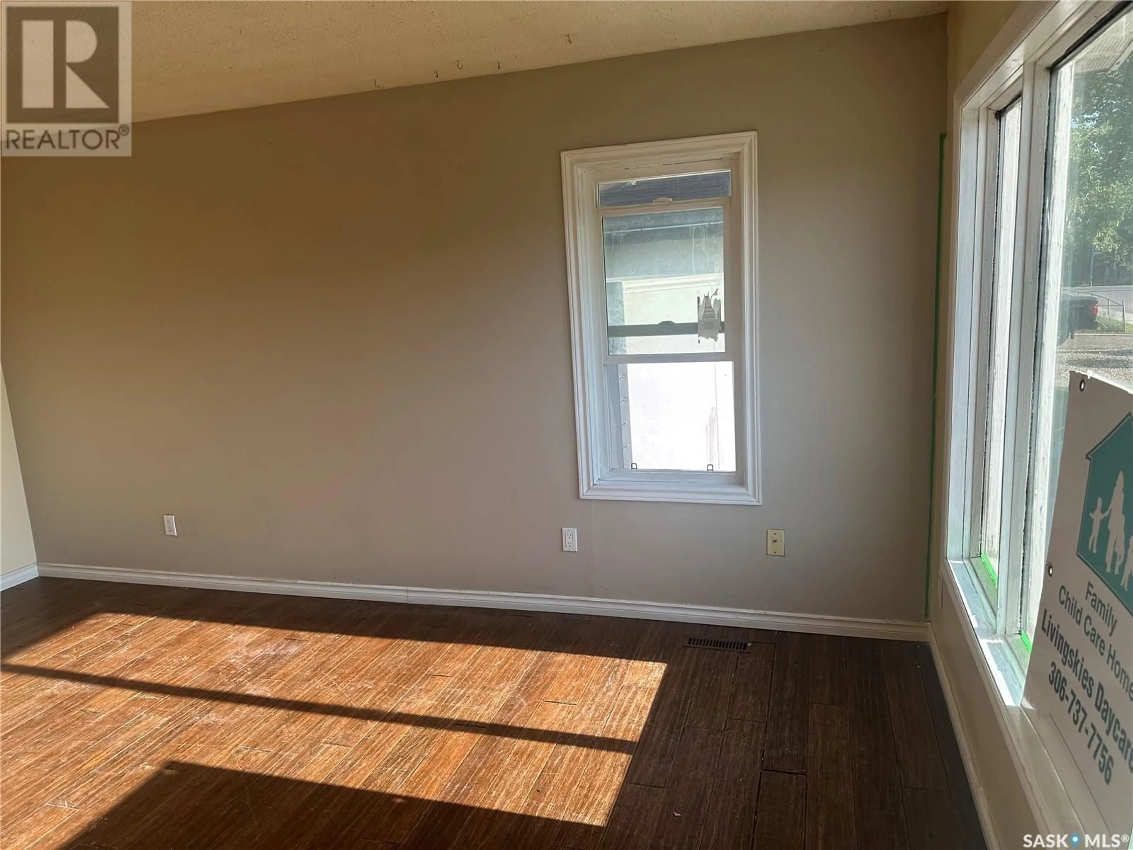A pic of a room for 630 ELPHINSTONE STREET, Regina Saskatchewan S4T3K9