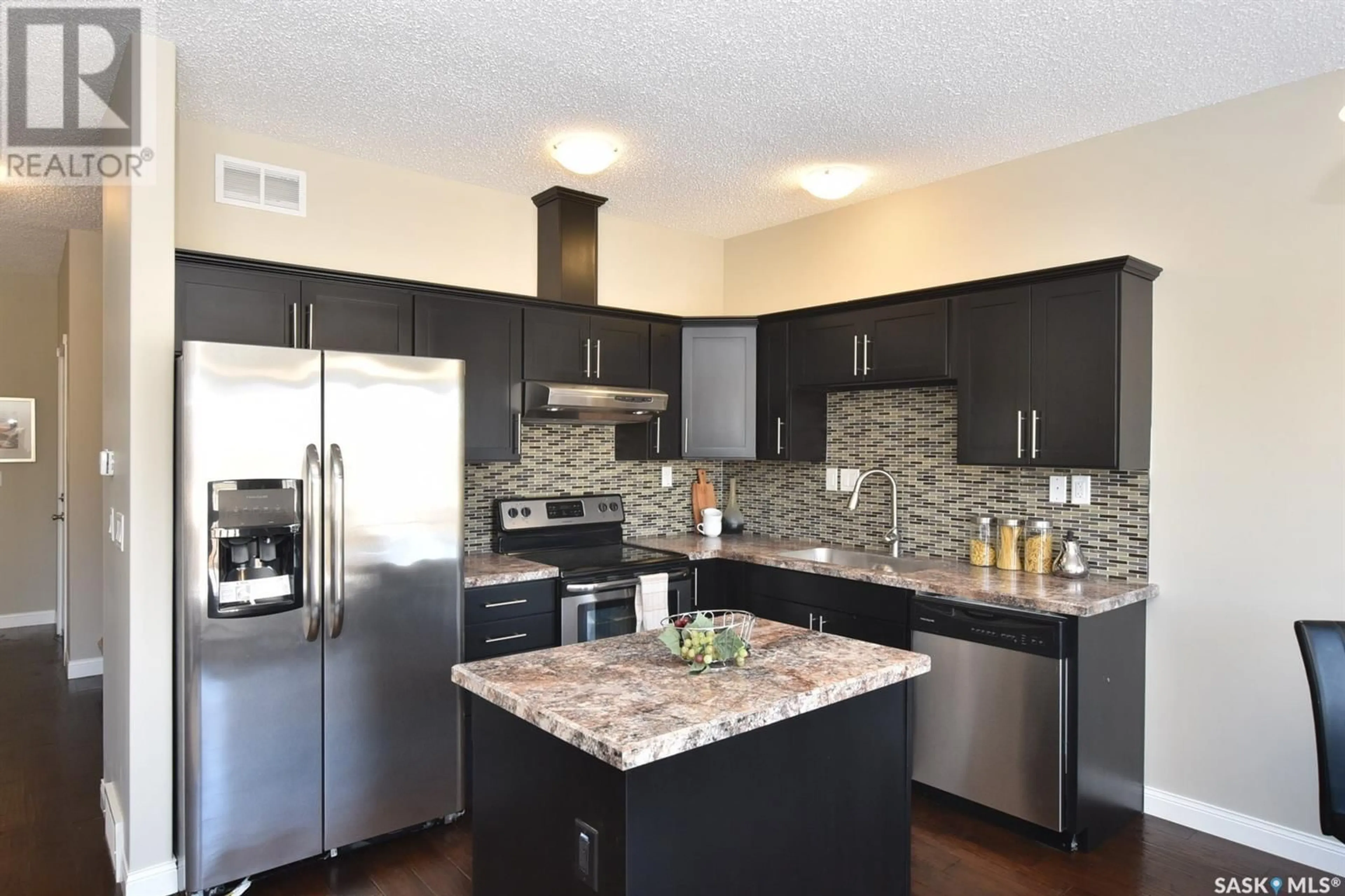 Contemporary kitchen, unknown for 34 MCKENZIE LANE, White City Saskatchewan S4L0B2