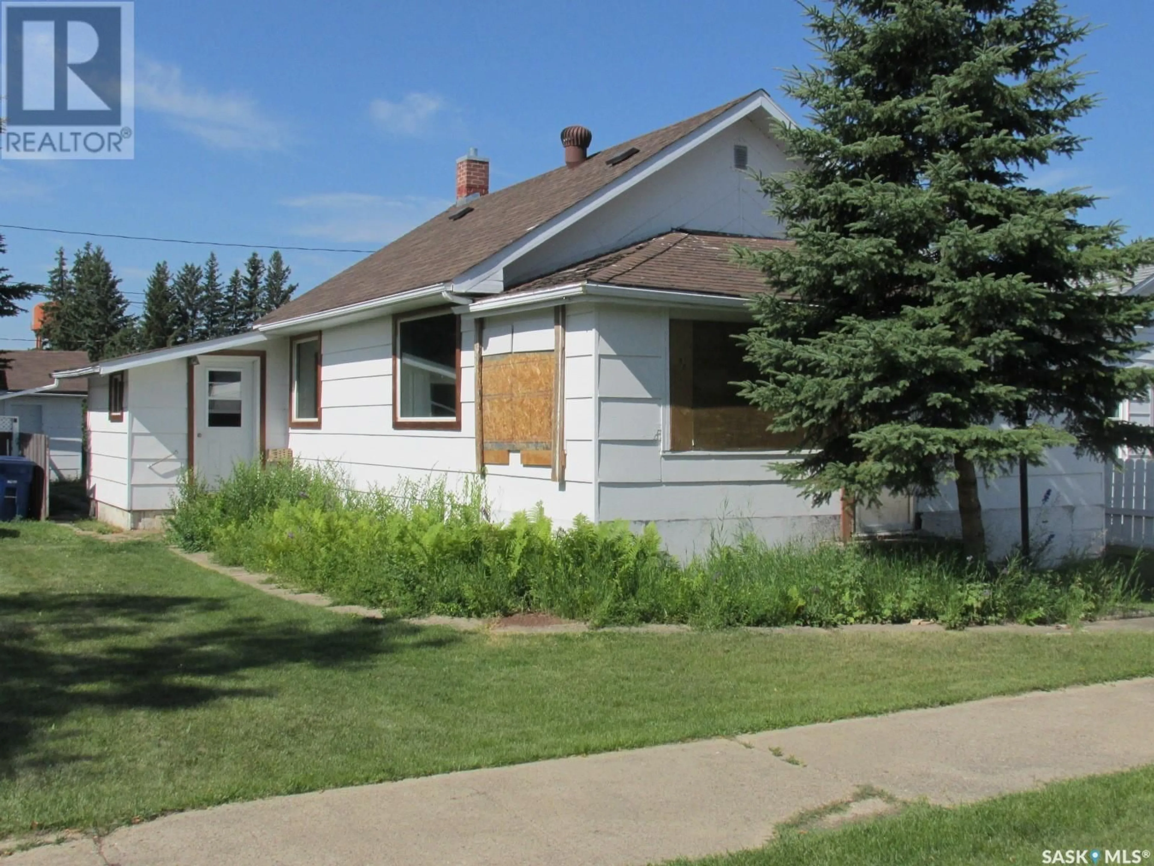 Unknown for 304 1ST STREET, Nipawin Saskatchewan S0E1E0