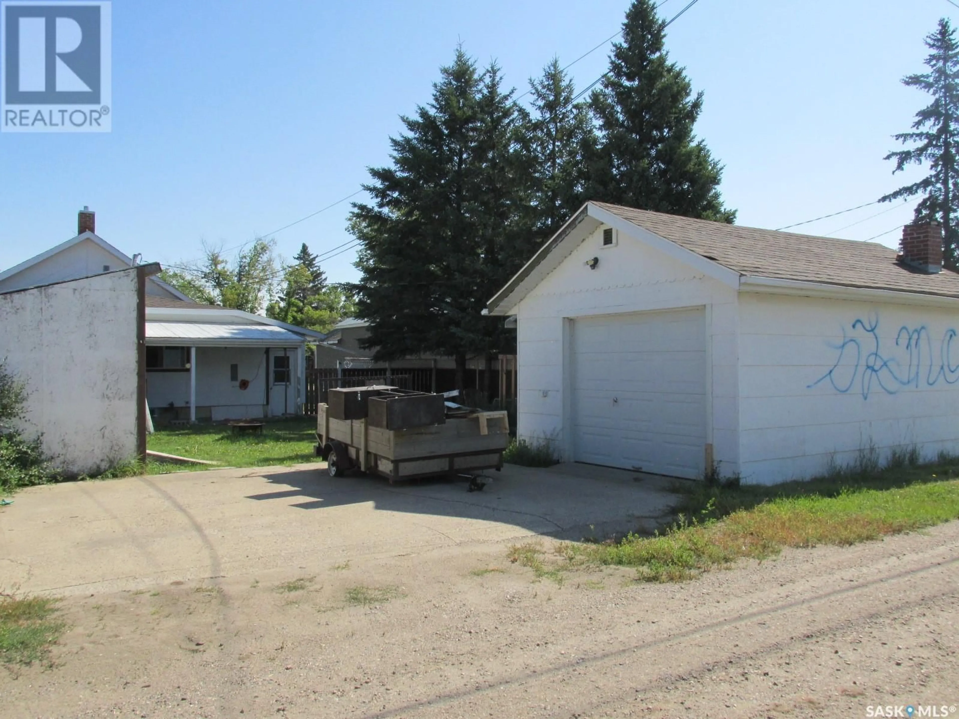 Unknown for 304 1ST STREET, Nipawin Saskatchewan S0E1E0