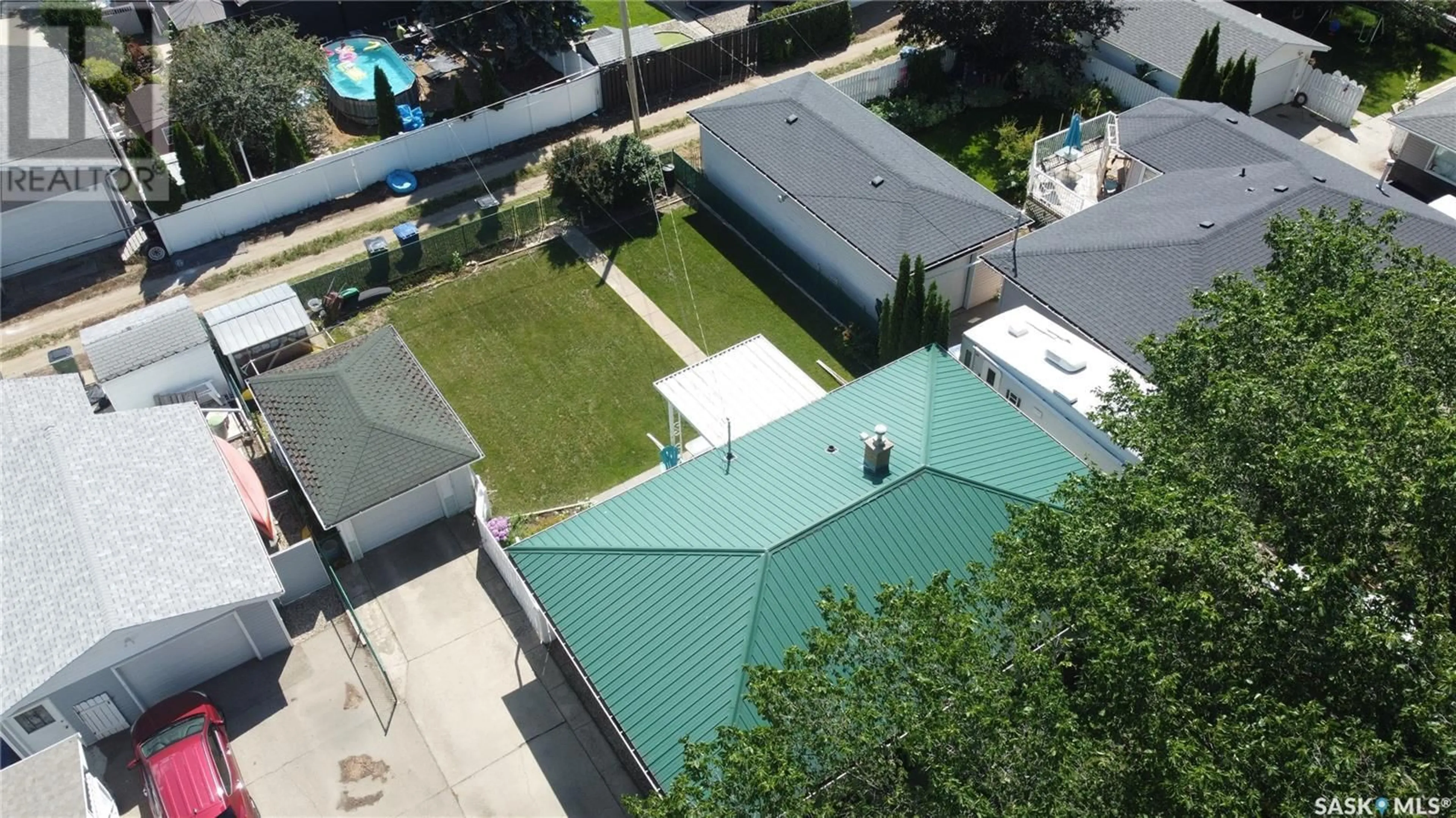 A pic from outside/outdoor area/front of a property/back of a property/a pic from drone, city buildings view from balcony for 1249 ALBERT STREET, Moose Jaw Saskatchewan S6H2Y5