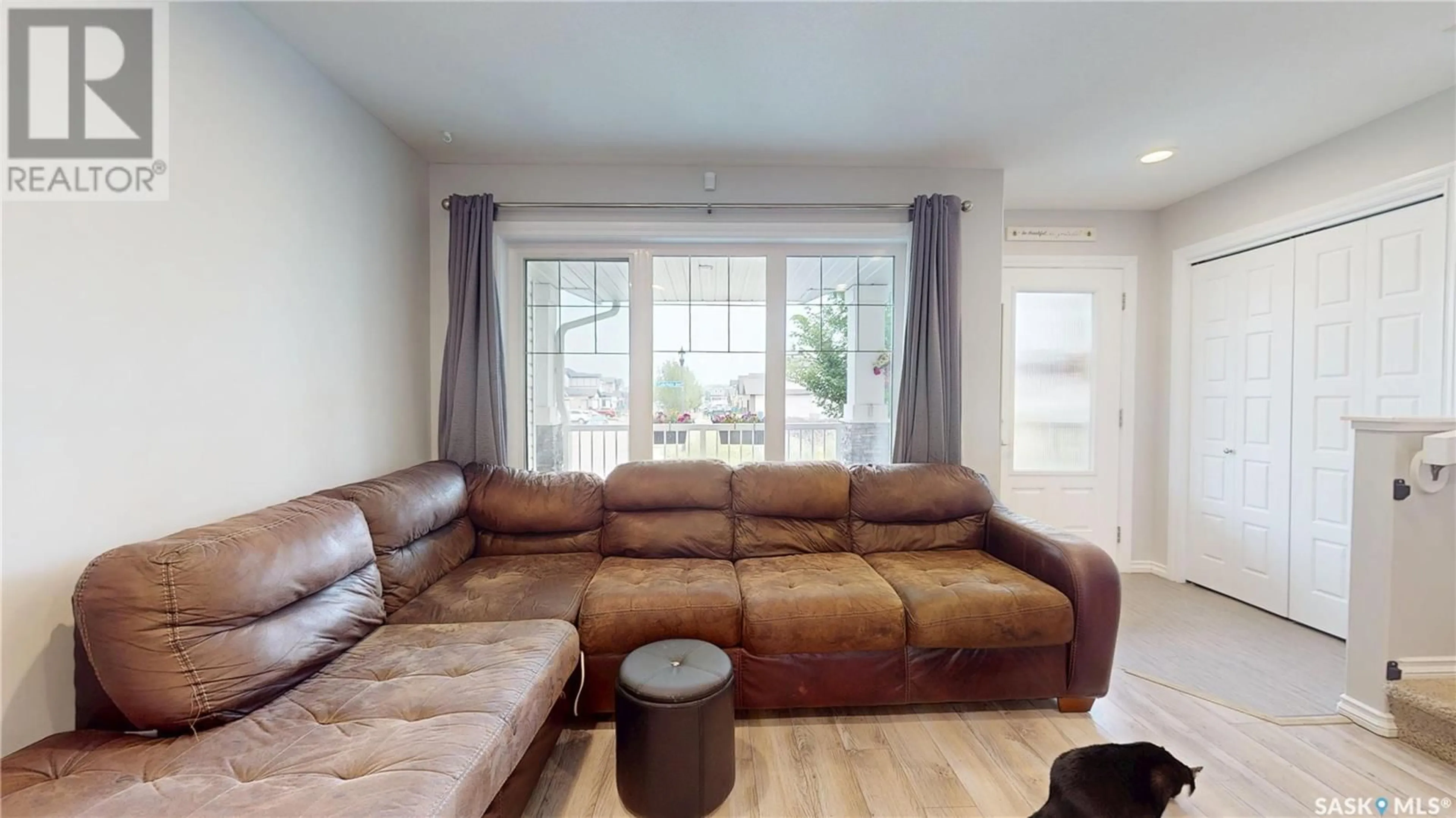 Living room with furniture, unknown for 5625 CEDERHOLM AVENUE, Regina Saskatchewan S4W0M9