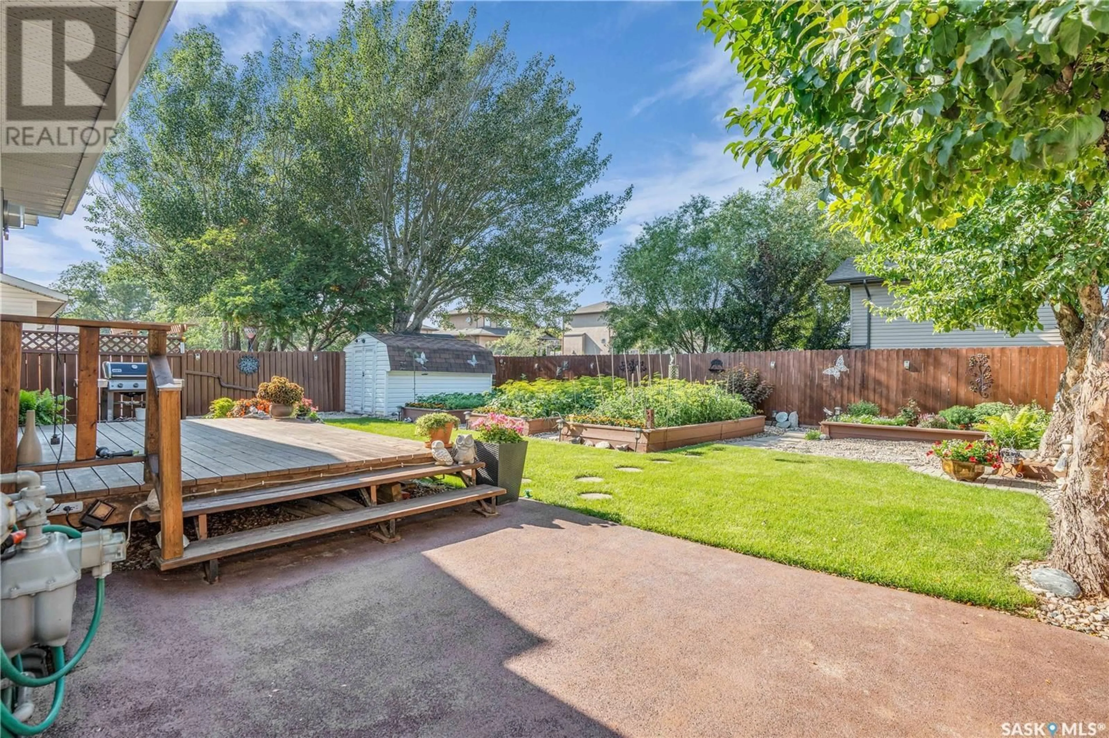 Patio, street for 18 CATHERWOOD CRESCENT, Regina Saskatchewan S4R7A7