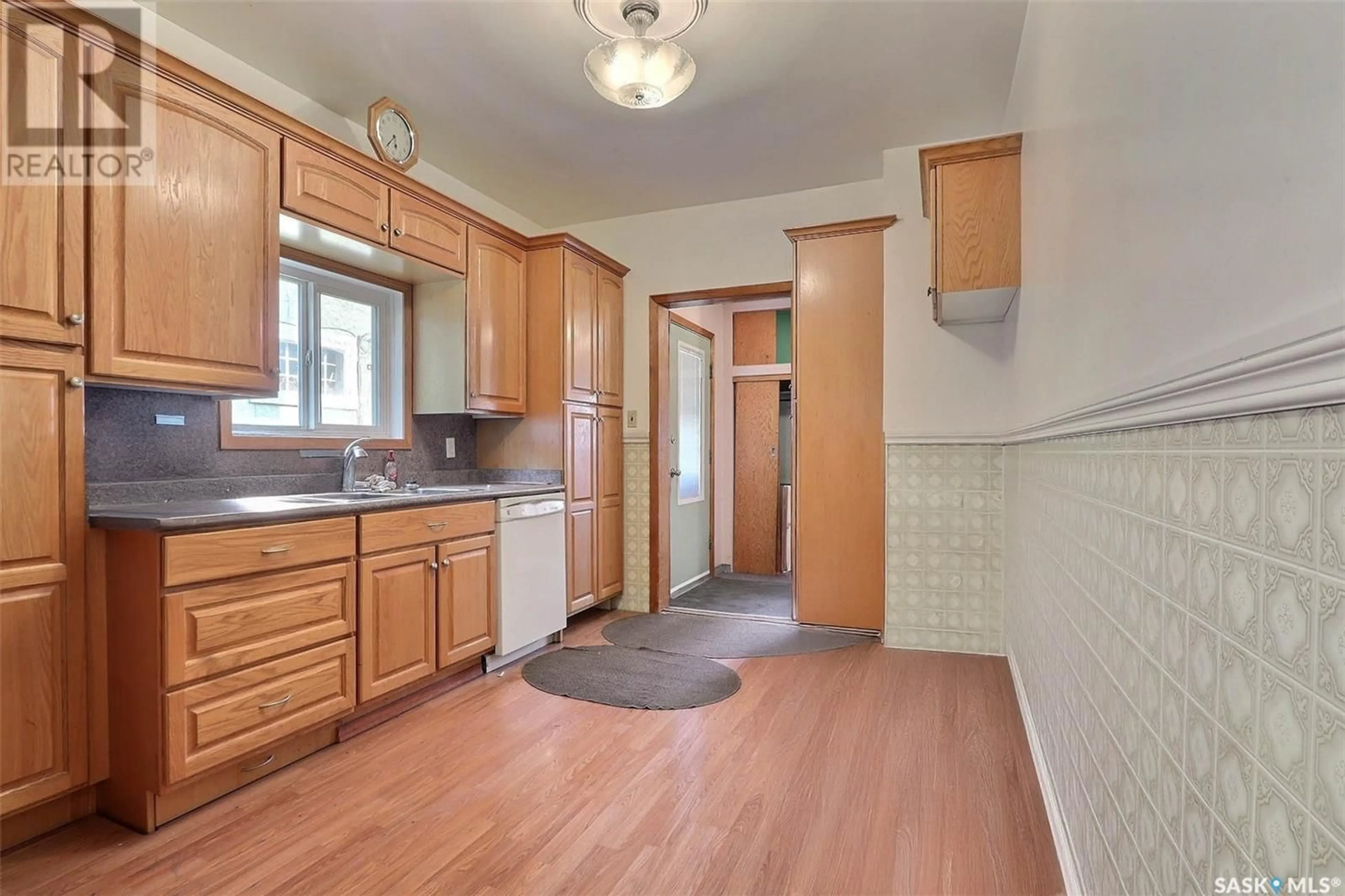 Standard kitchen, unknown for 313 11TH STREET, Prince Albert Saskatchewan S6V1A6