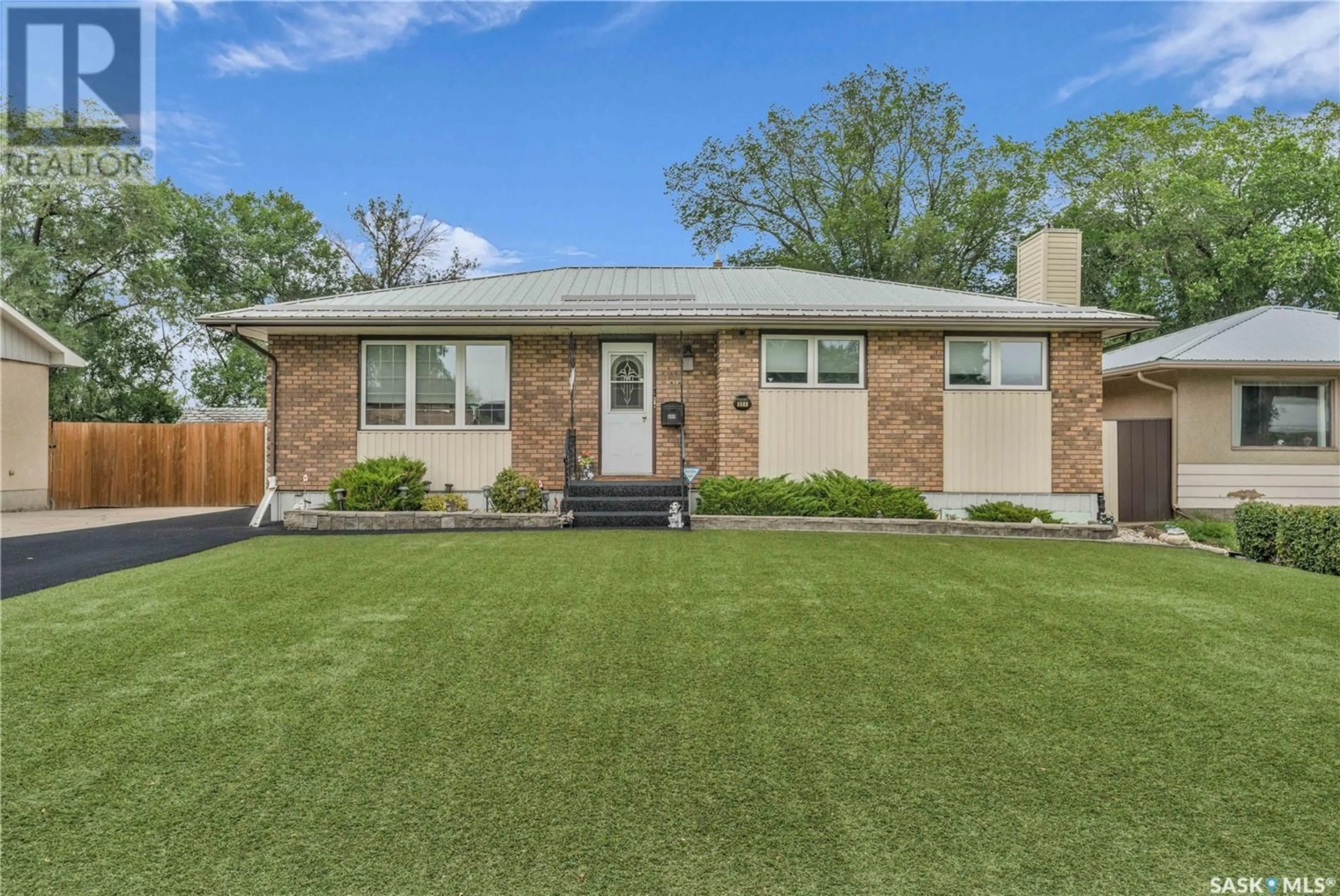 Home with brick exterior material, street for 804 EASTVIEW AVENUE, Regina Saskatchewan S4N0A2