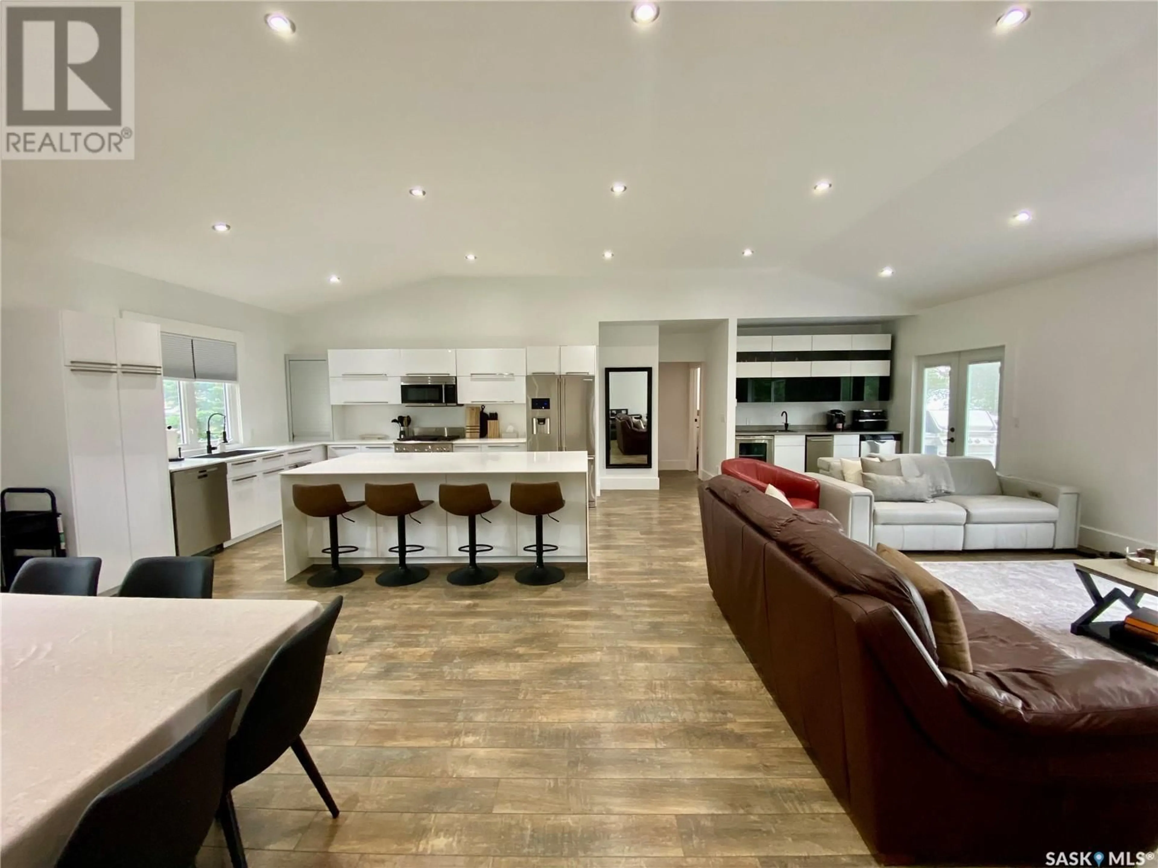 Open concept kitchen, unknown for 837 PROSPECT AVENUE, Oxbow Saskatchewan S0C2B0