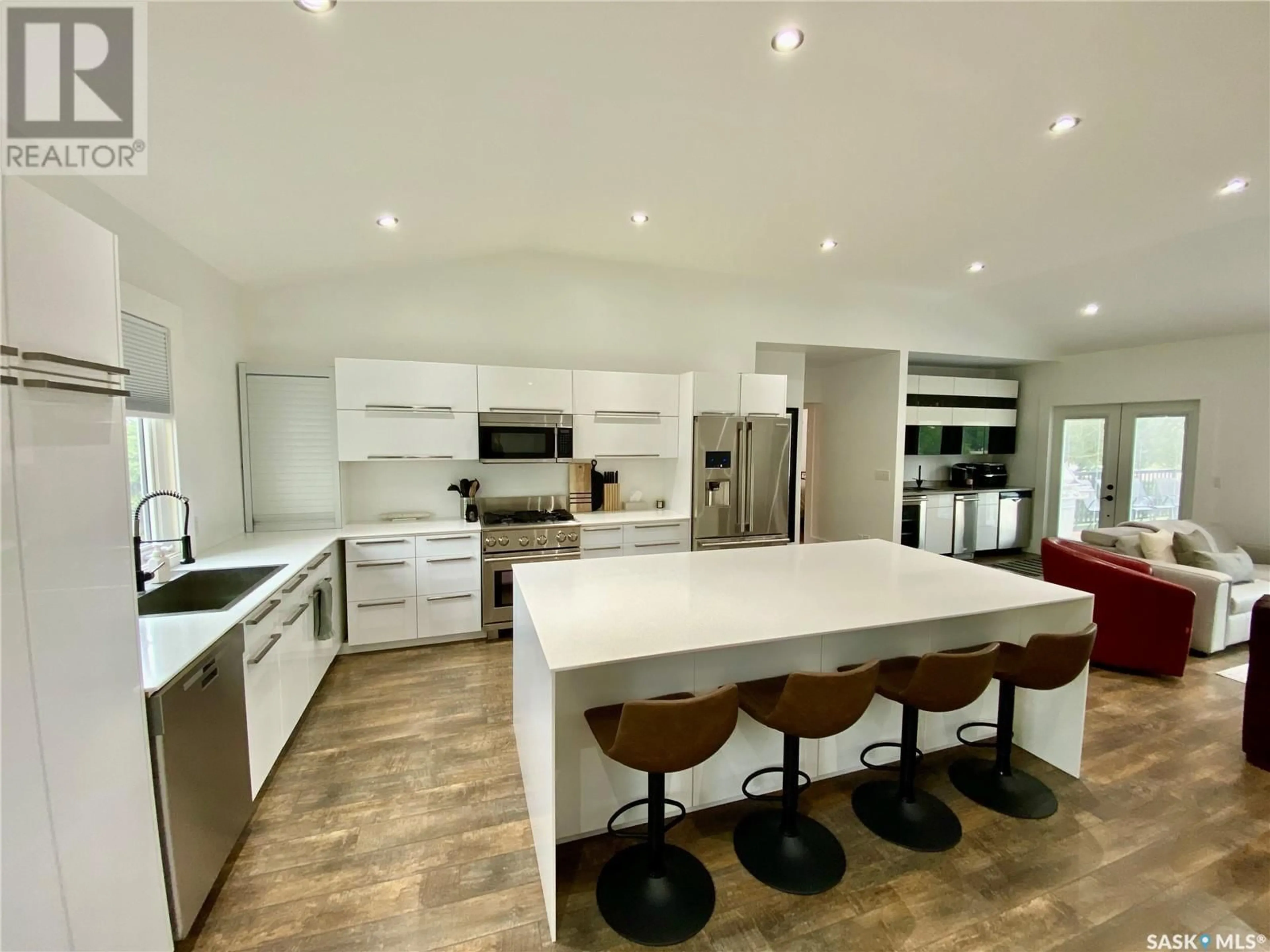 Open concept kitchen, unknown for 837 PROSPECT AVENUE, Oxbow Saskatchewan S0C2B0