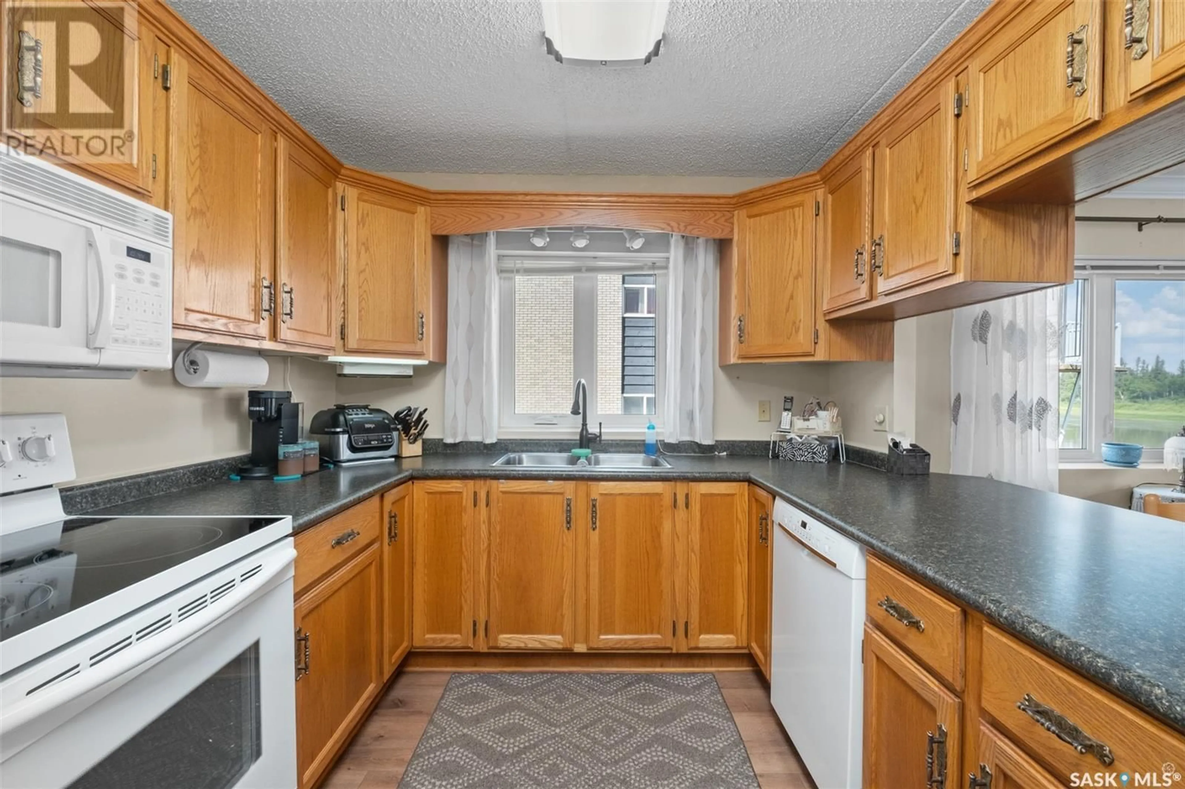 Standard kitchen, unknown for 2A - 516 RIVER STREET, Prince Albert Saskatchewan S6V0A6