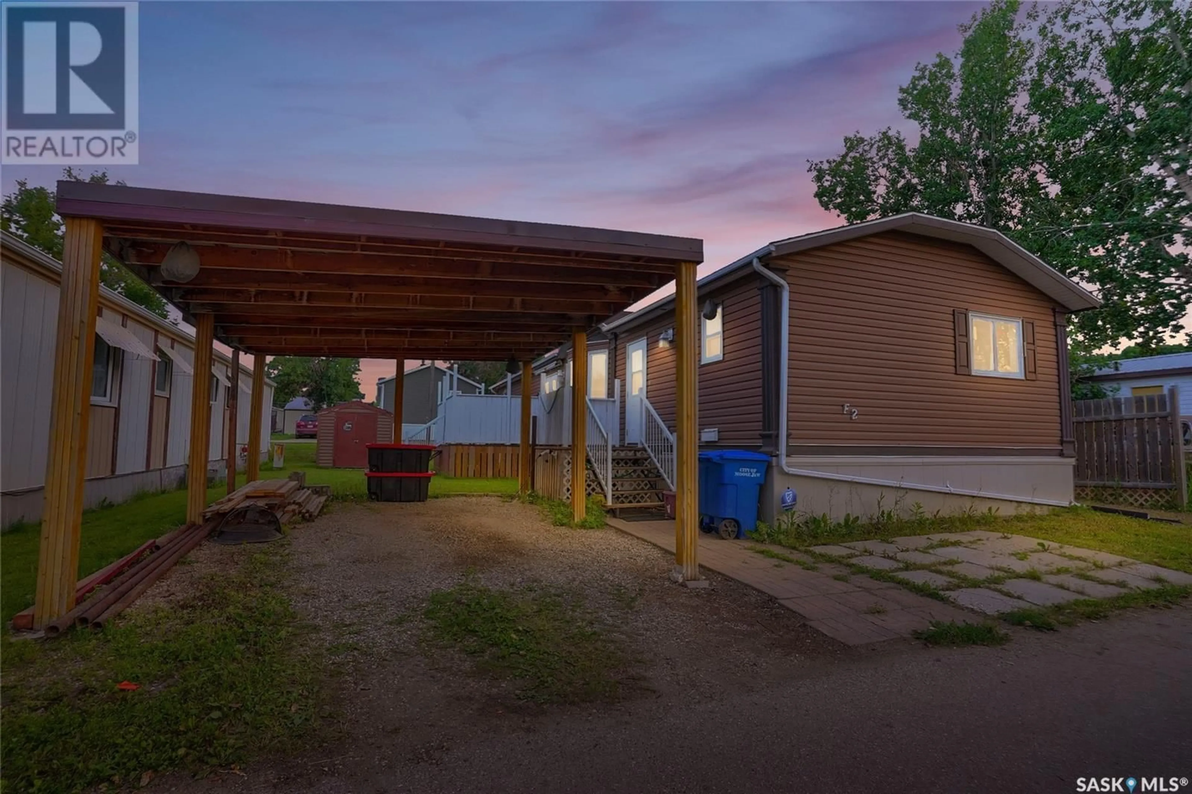 Patio, street for F3 - 1455 9TH AVENUE, Moose Jaw Saskatchewan S6J1C6