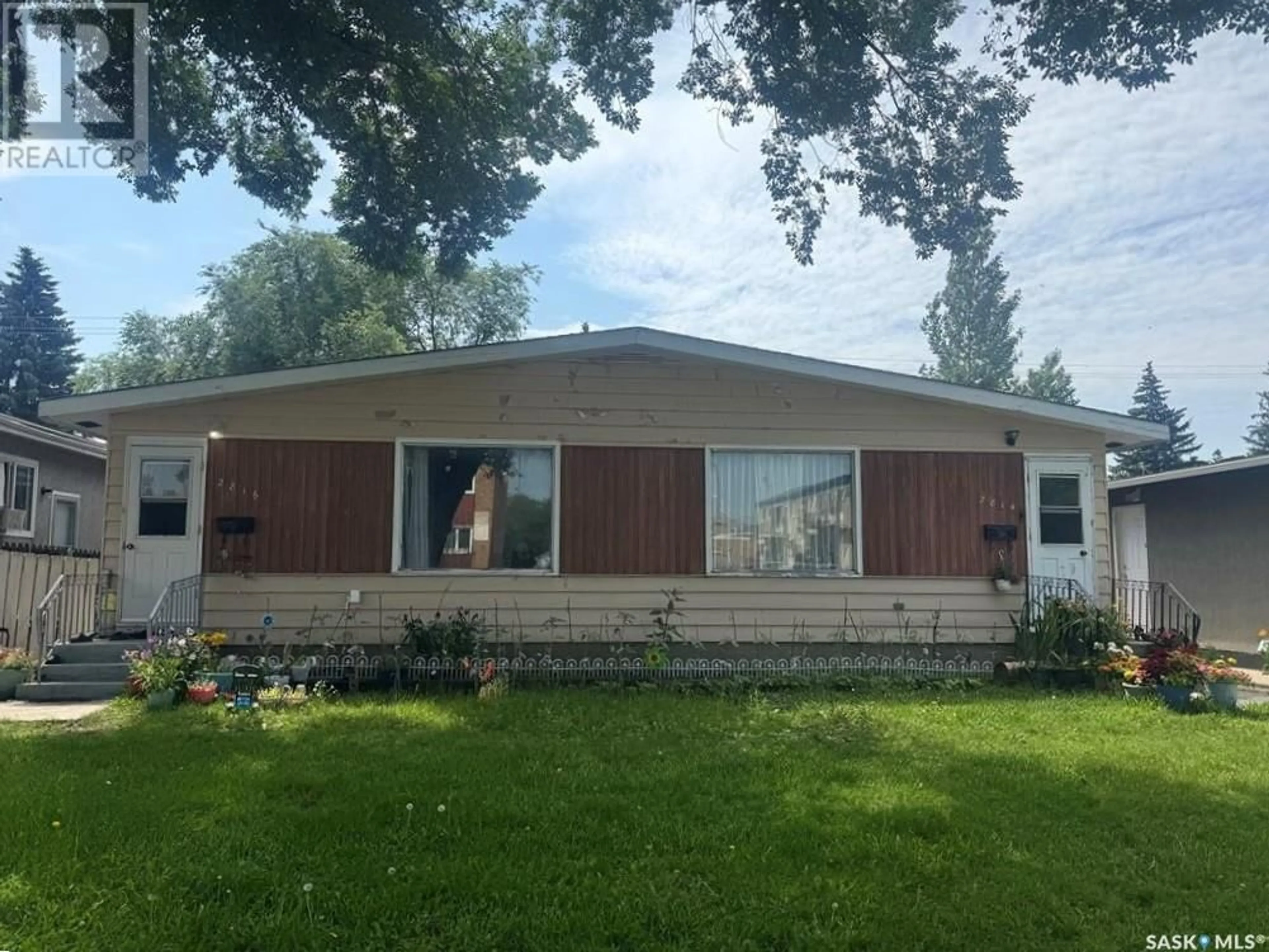 Home with vinyl exterior material, unknown for 2816 7TH STREET, Saskatoon Saskatchewan S7H1B3