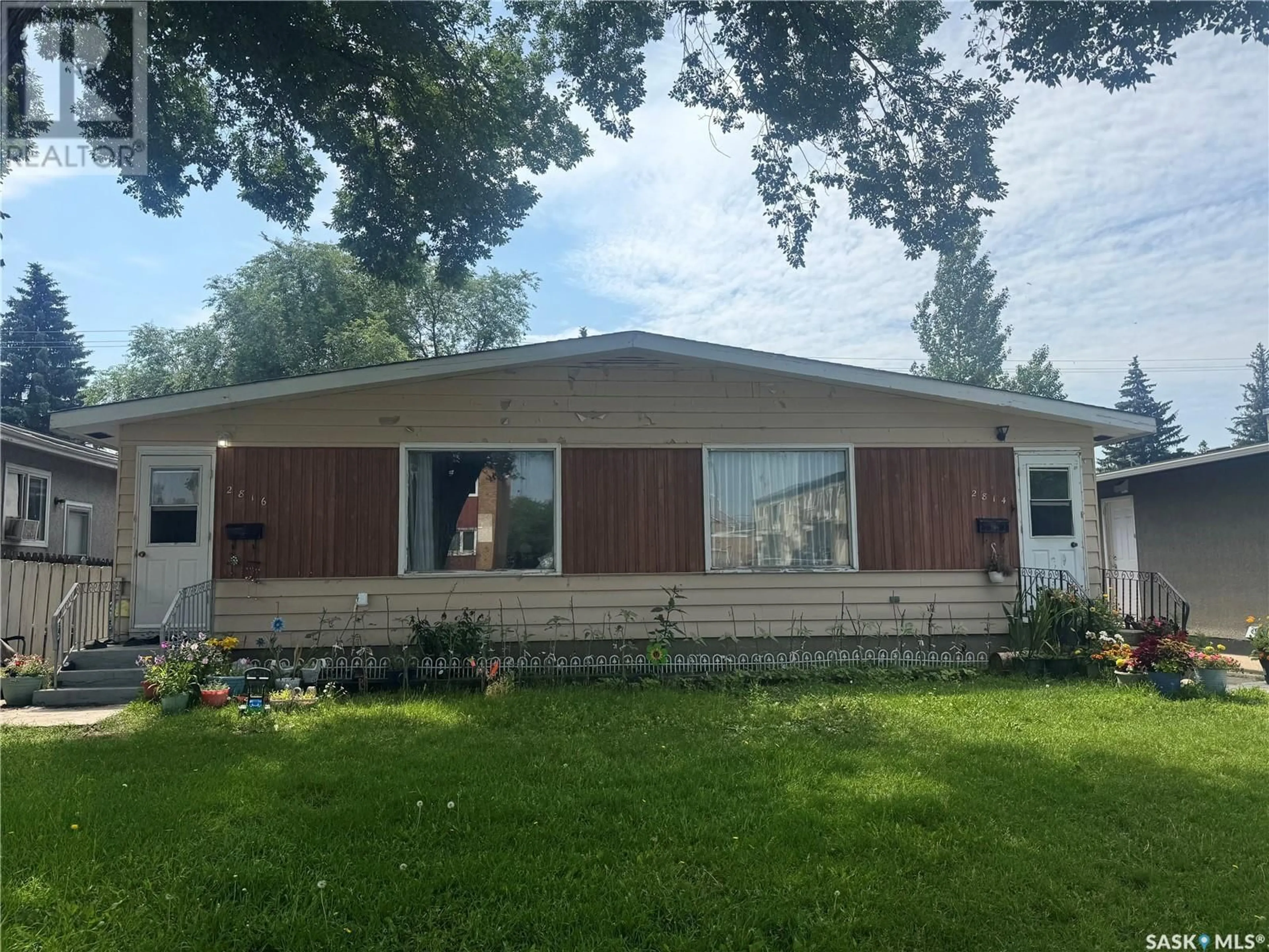 Home with vinyl exterior material, unknown for 2816 7TH STREET, Saskatoon Saskatchewan S7H1B3