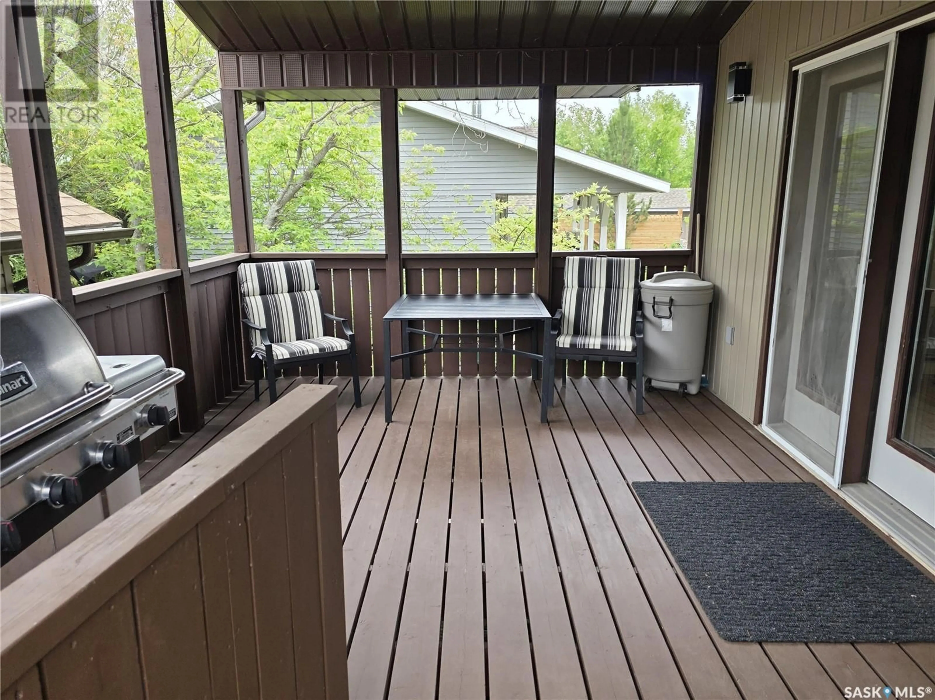 Patio, water/lake/river/ocean view for 504 MISTUSINNE CRESCENT, Mistusinne Saskatchewan S0H1J0