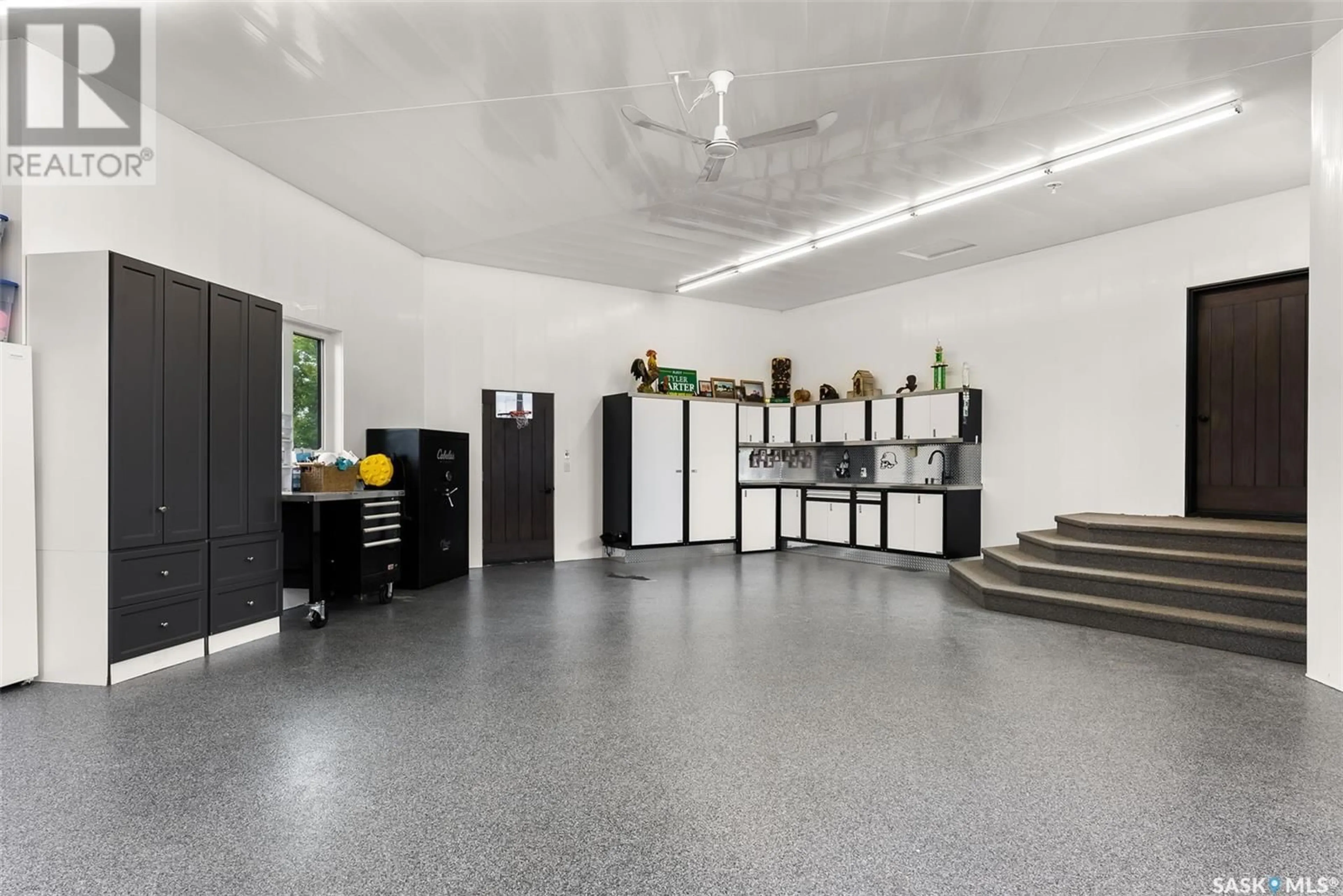 Indoor garage for House & Shop - CARTER ACREAGE, Brock Rm No. 64 Saskatchewan S0C0G0