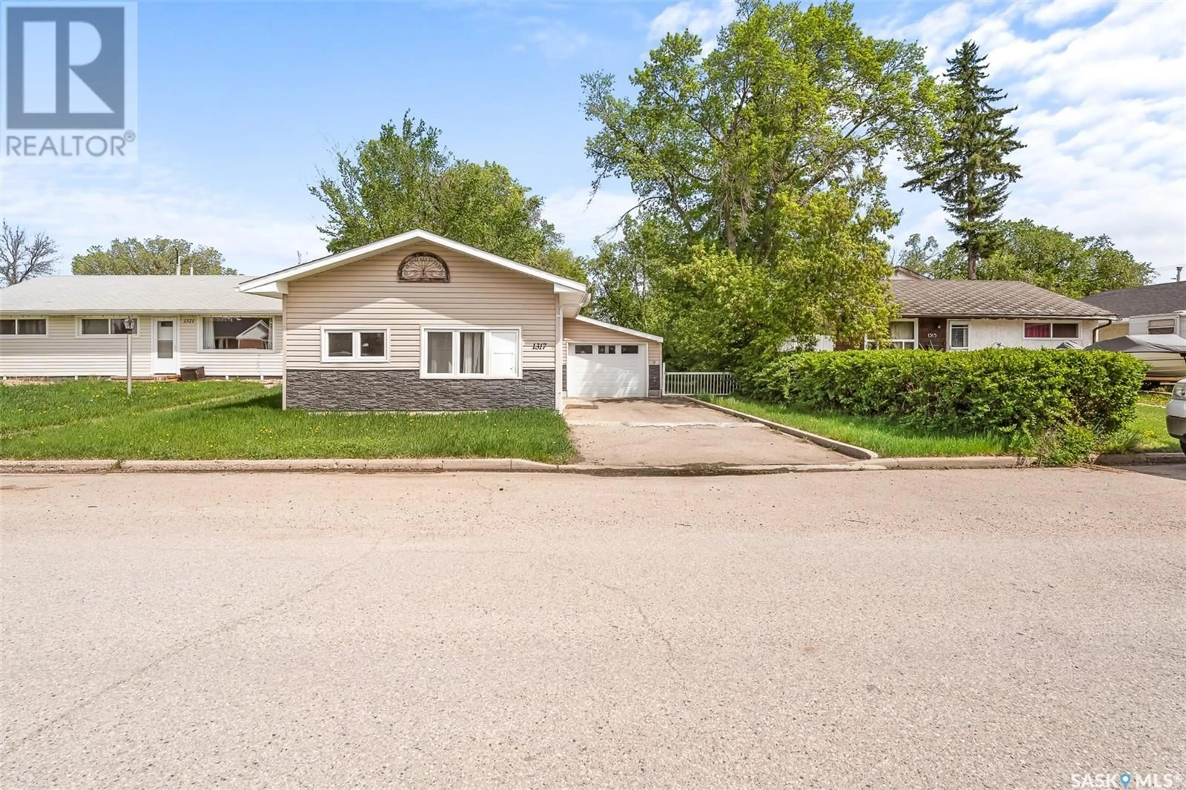 Unknown for 1317 CONNAUGHT AVENUE, Moose Jaw Saskatchewan S6H4B9
