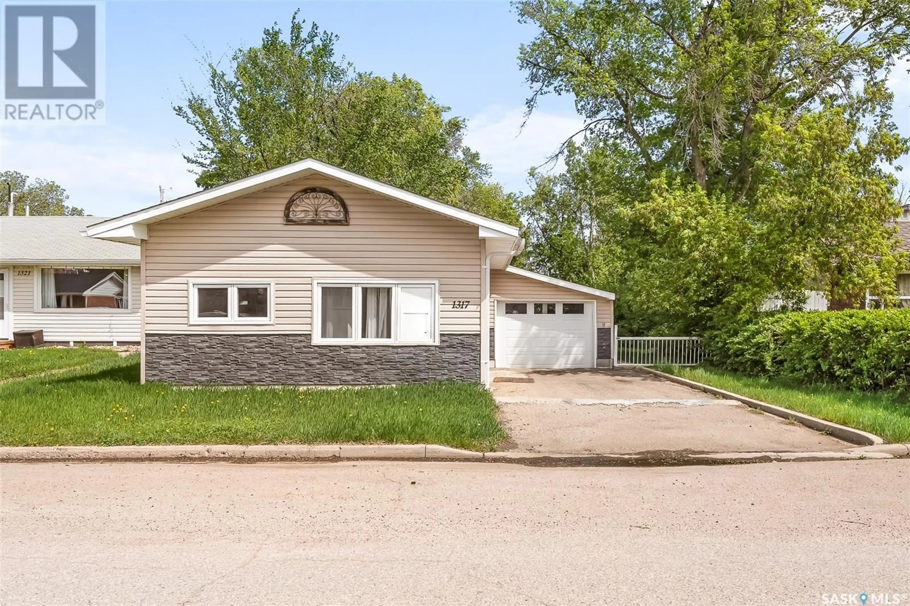 Unknown for 1317 CONNAUGHT AVENUE, Moose Jaw Saskatchewan S6H4B9
