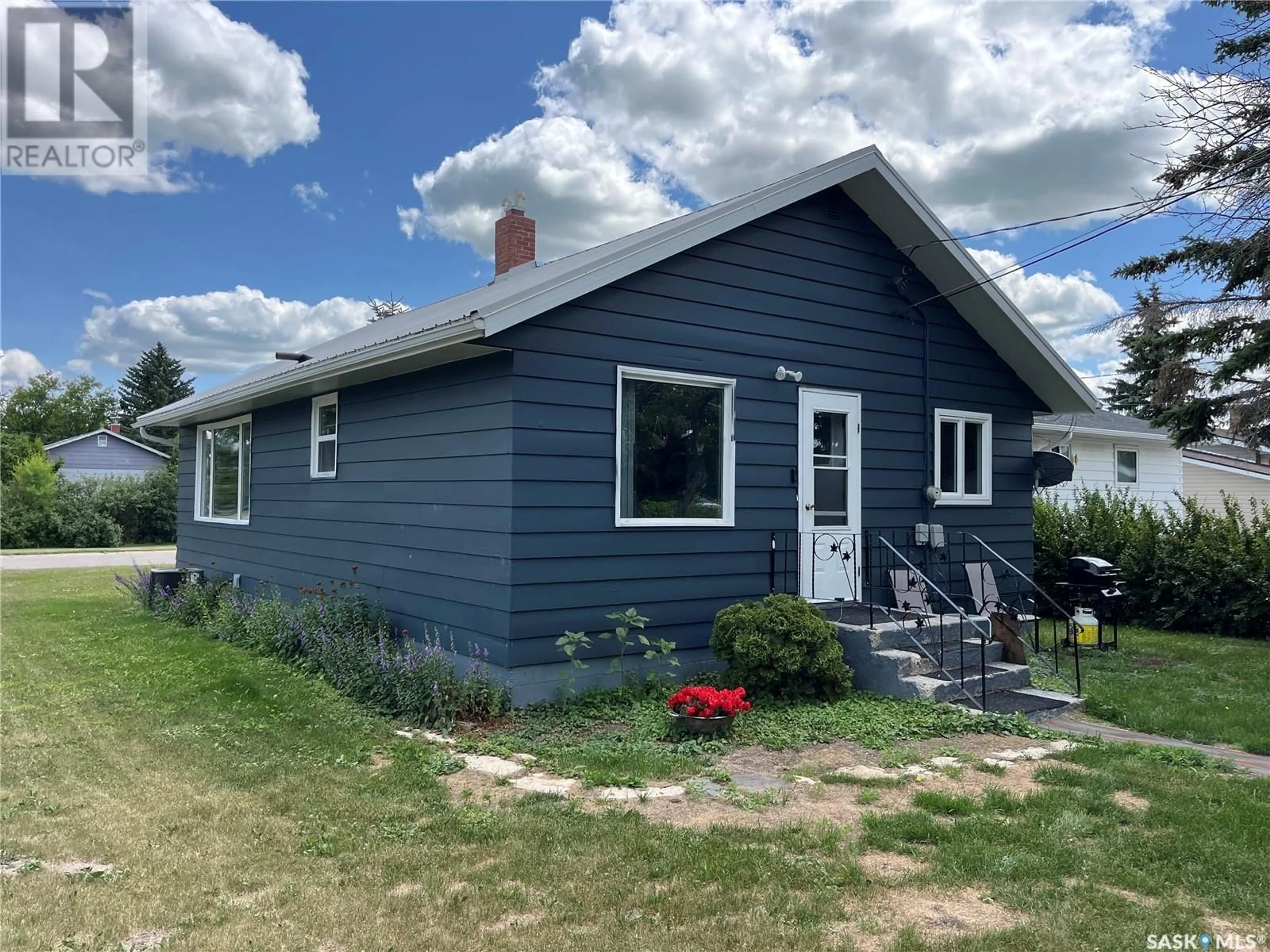 Home with vinyl exterior material, unknown for 338 FORGET STREET, Foam Lake Saskatchewan S0A1A0