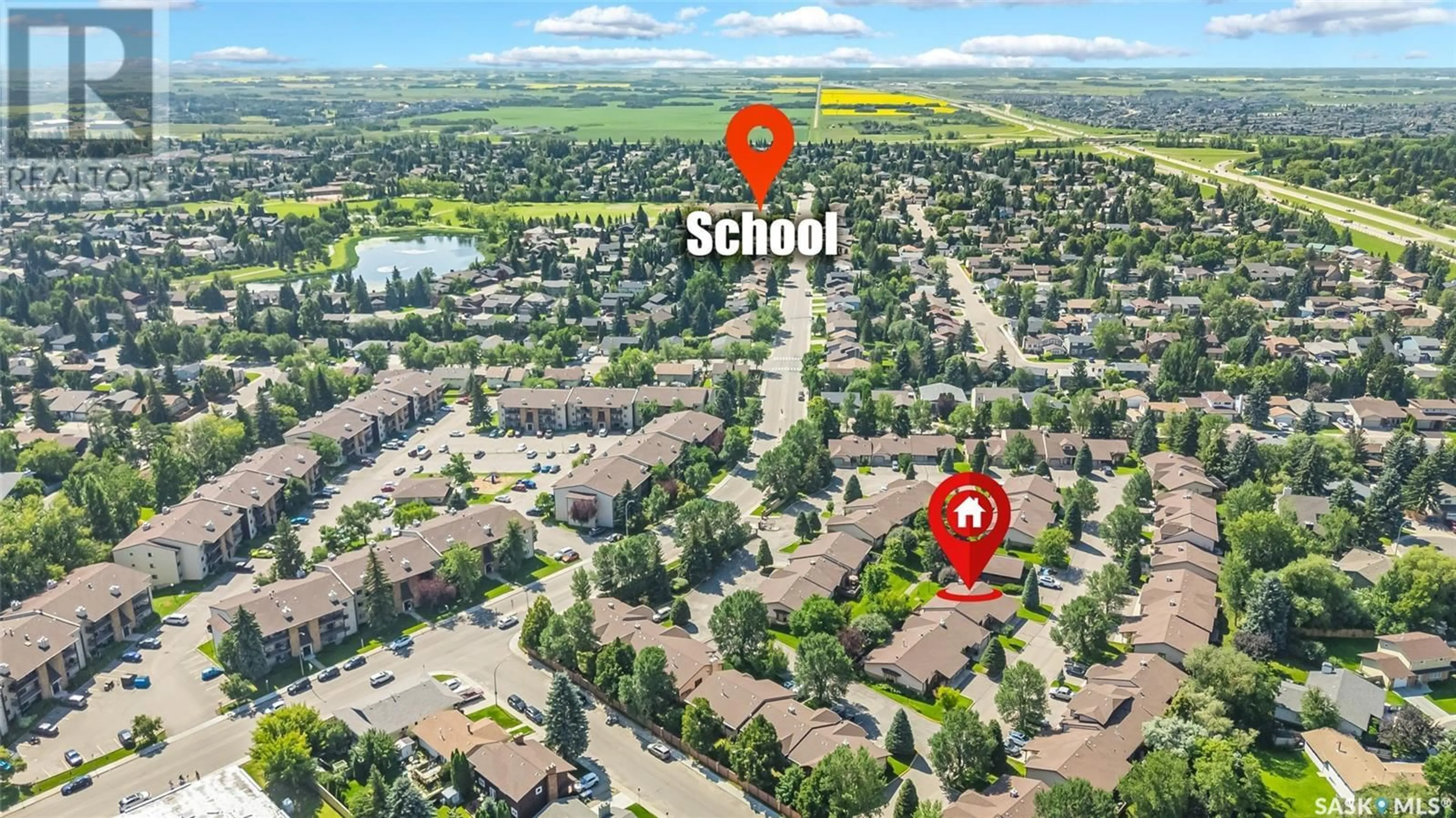 A pic from outside/outdoor area/front of a property/back of a property/a pic from drone, street for 30 - 310 KINGSMERE BOULEVARD, Saskatoon Saskatchewan S7J4S4