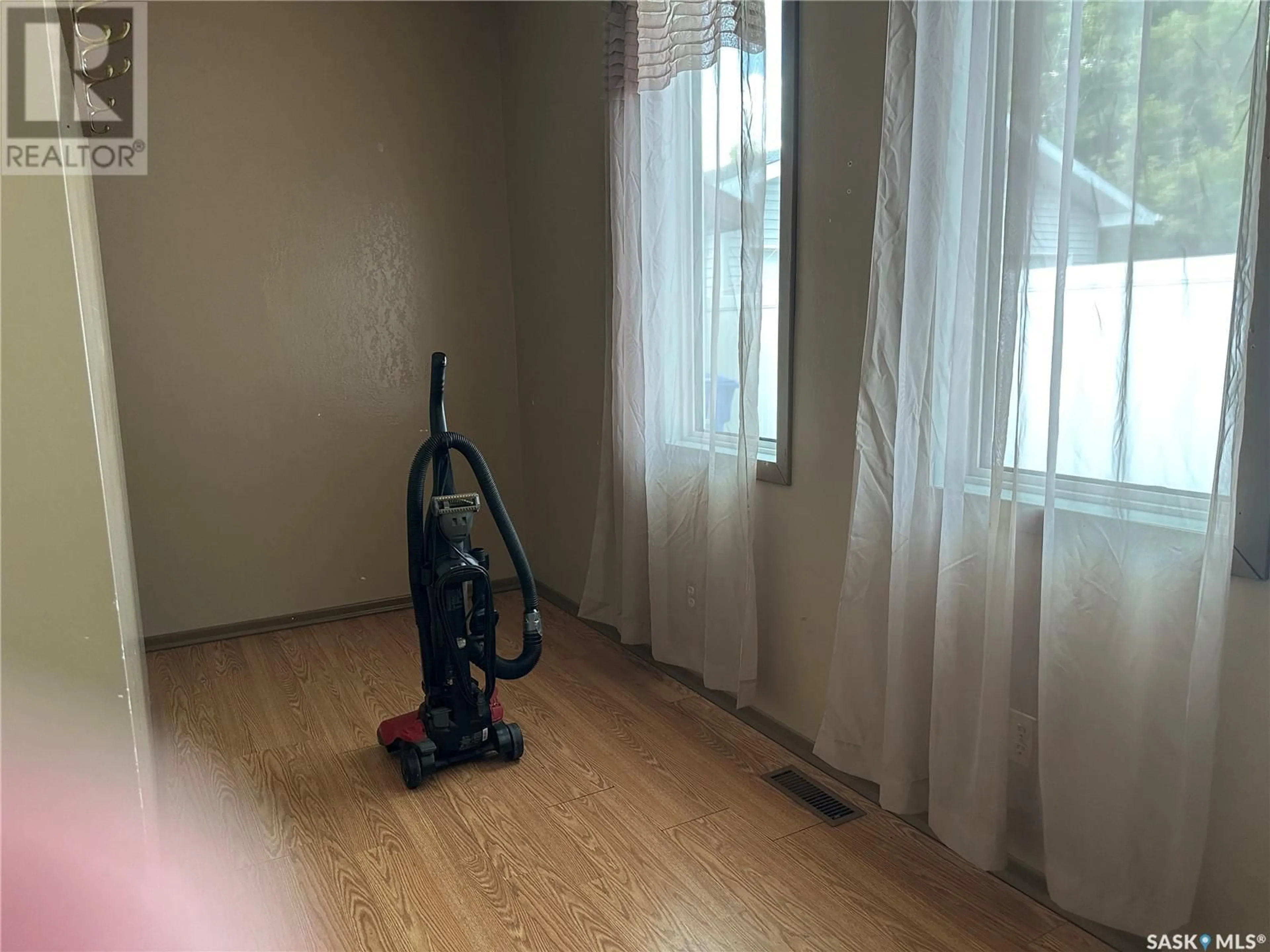 A pic of a room for 515 KING STREET, Weyburn Saskatchewan S4H0P8