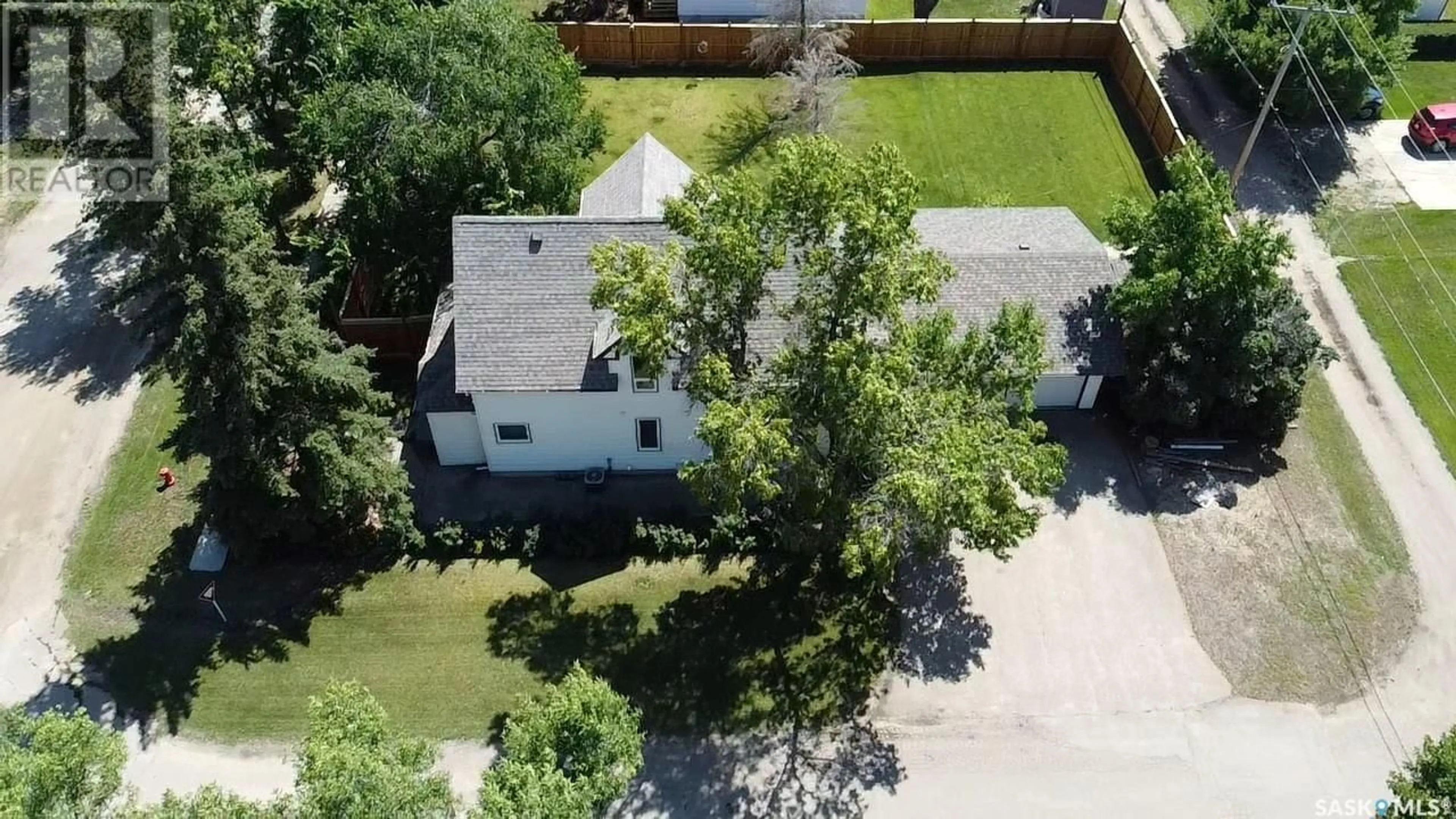 A pic from outside/outdoor area/front of a property/back of a property/a pic from drone, unknown for 432 LEONARD STREET, Herbert Saskatchewan S0H2A0