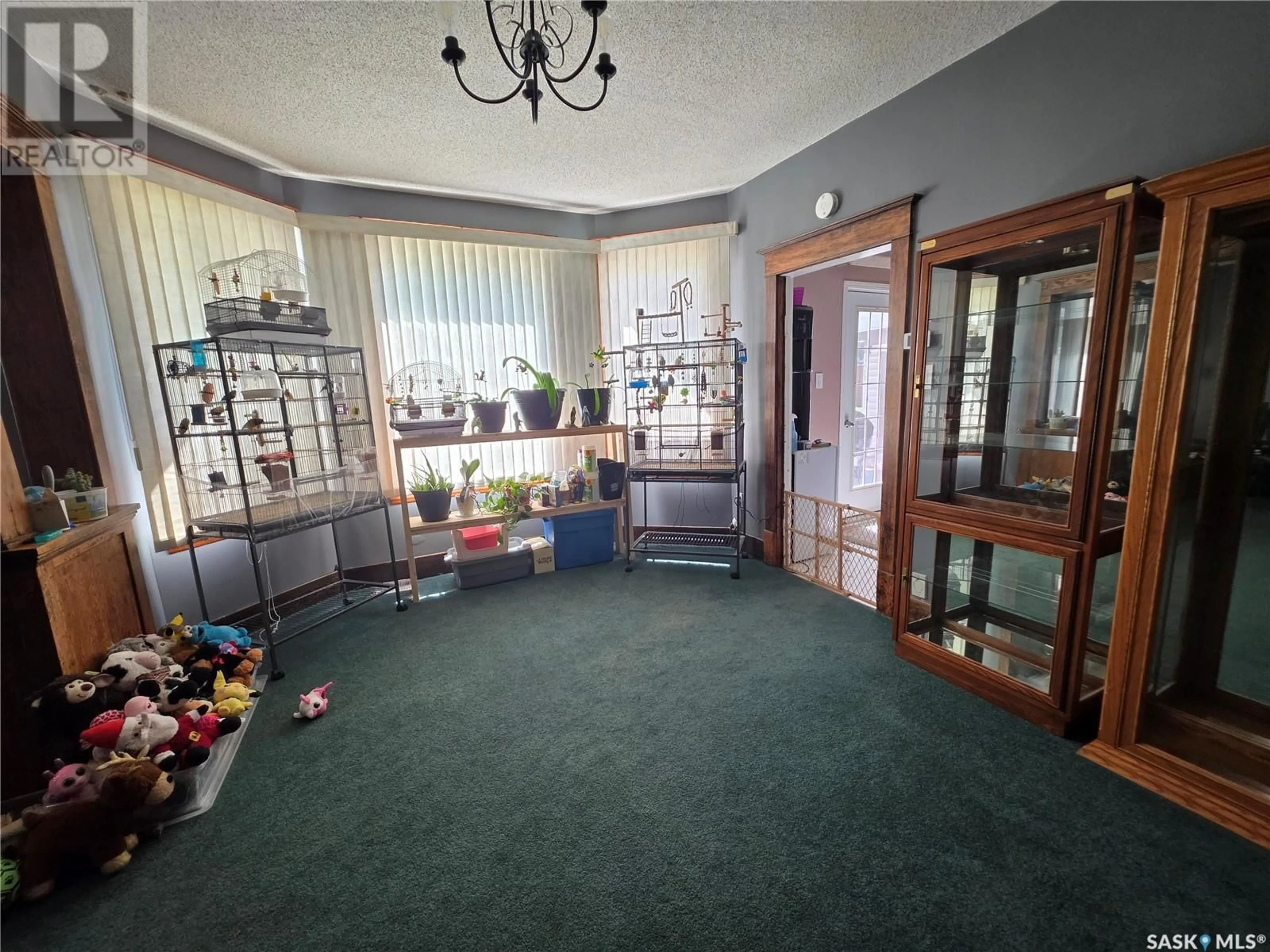 Indoor foyer for 432 LEONARD STREET, Herbert Saskatchewan S0H2A0
