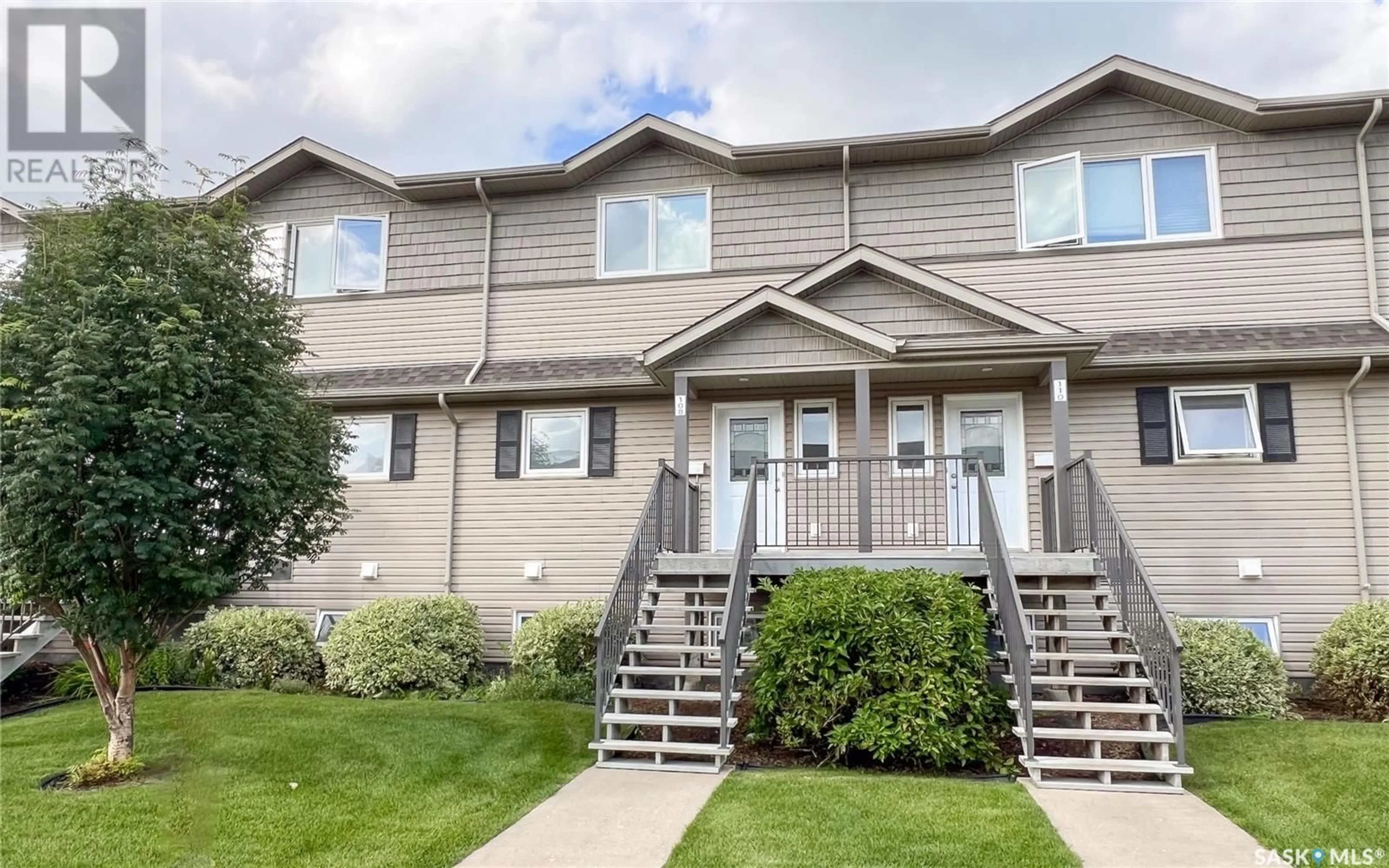 Home with vinyl exterior material, unknown for 115 - 108 DALGLEISH LINK, Saskatoon Saskatchewan S7W0N5