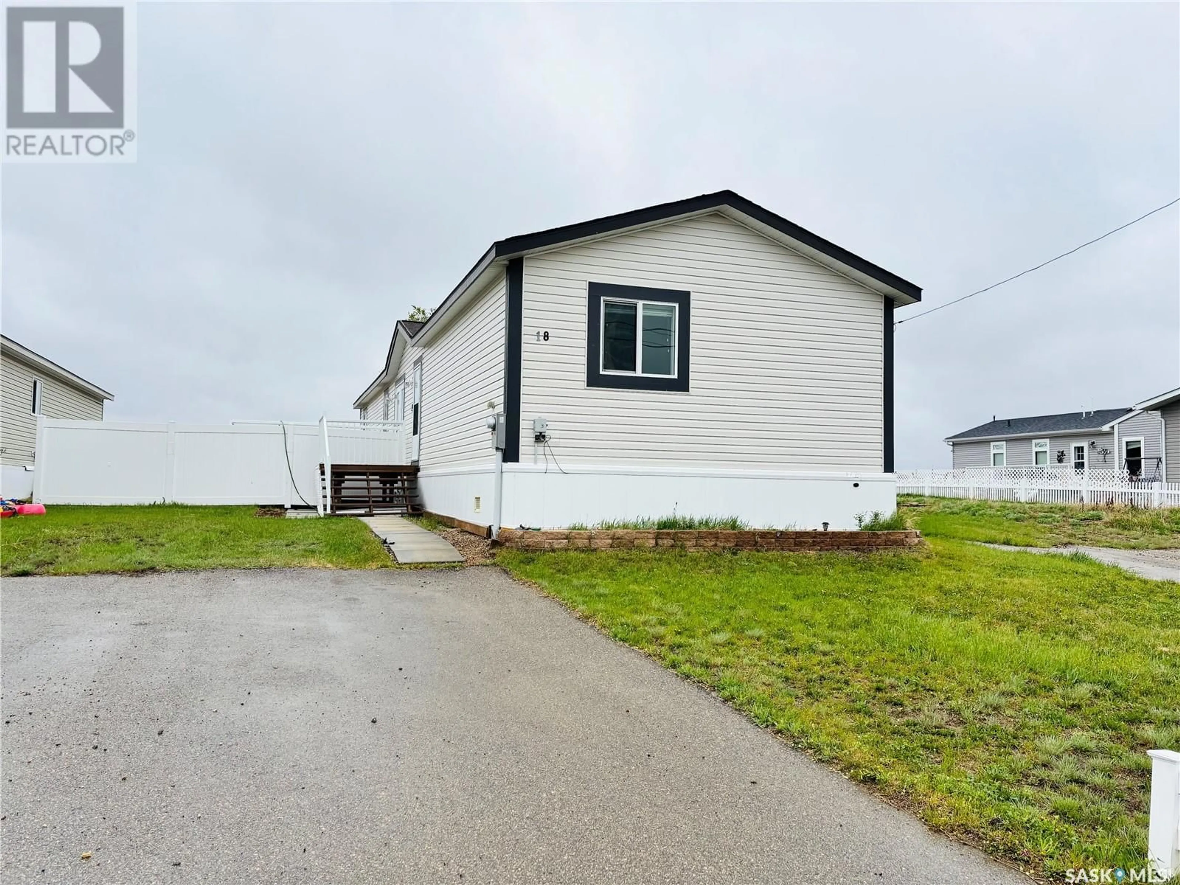 Unknown for 18 2004 ALICE ROAD, Estevan Saskatchewan S4A3A7