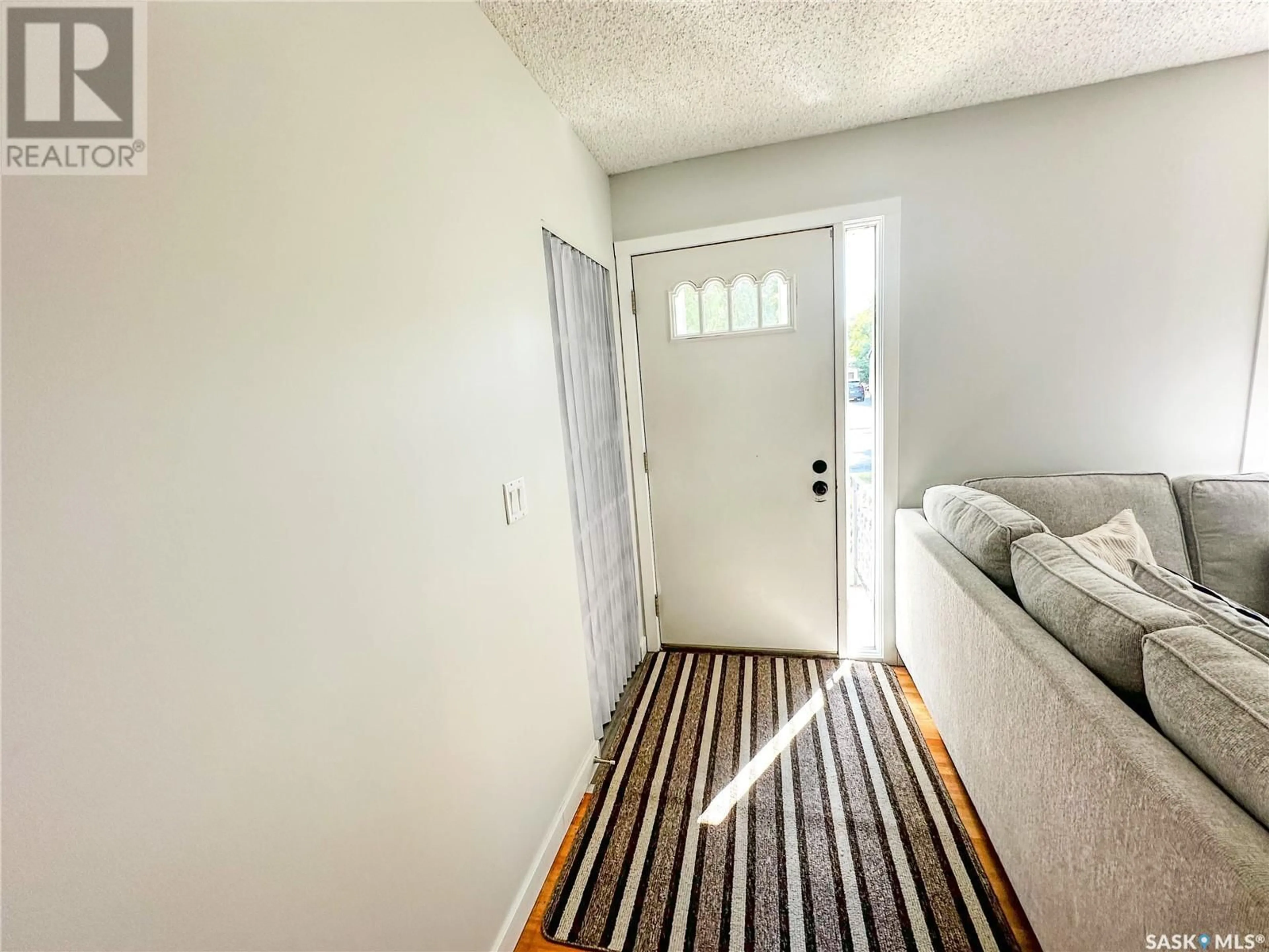 Indoor entryway for 218 5TH AVENUE, Yorkton Saskatchewan S3N0Z6