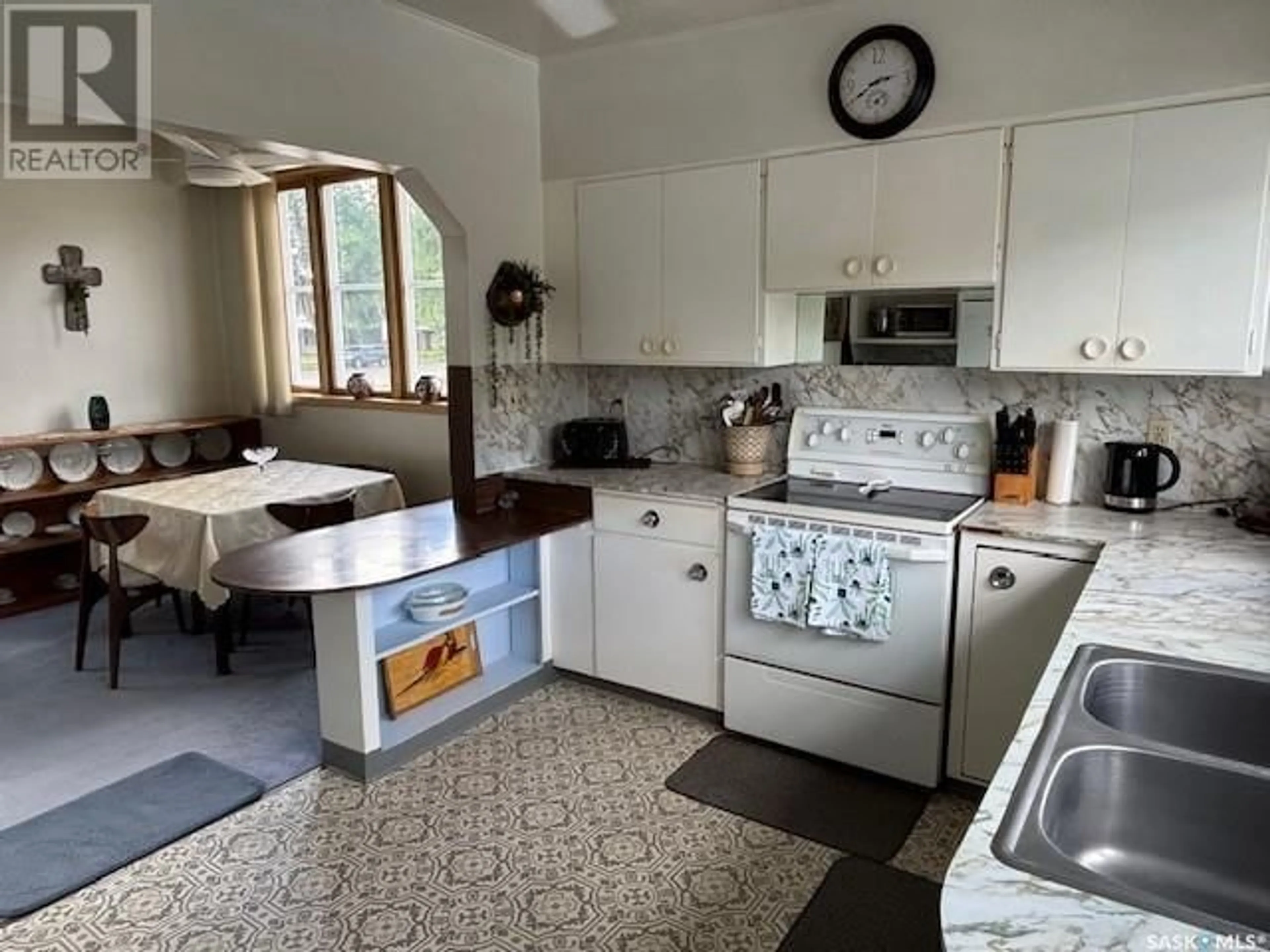 Standard kitchen, ceramic/tile floor for 202 8TH AVENUE, Canora Saskatchewan S0A0L0