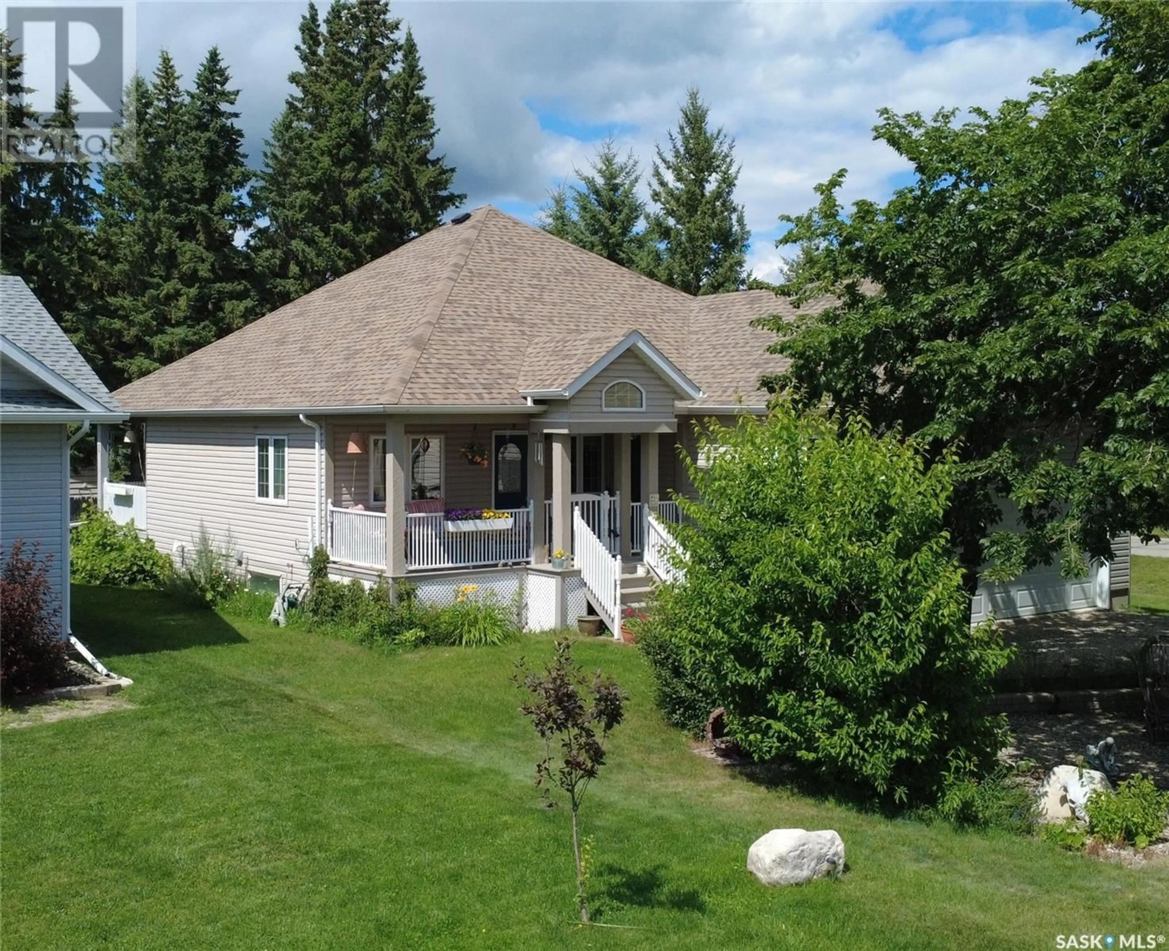 A pic from outside/outdoor area/front of a property/back of a property/a pic from drone, unknown for 5001 CENTRAL AVENUE, Waldheim Saskatchewan S0K4R0