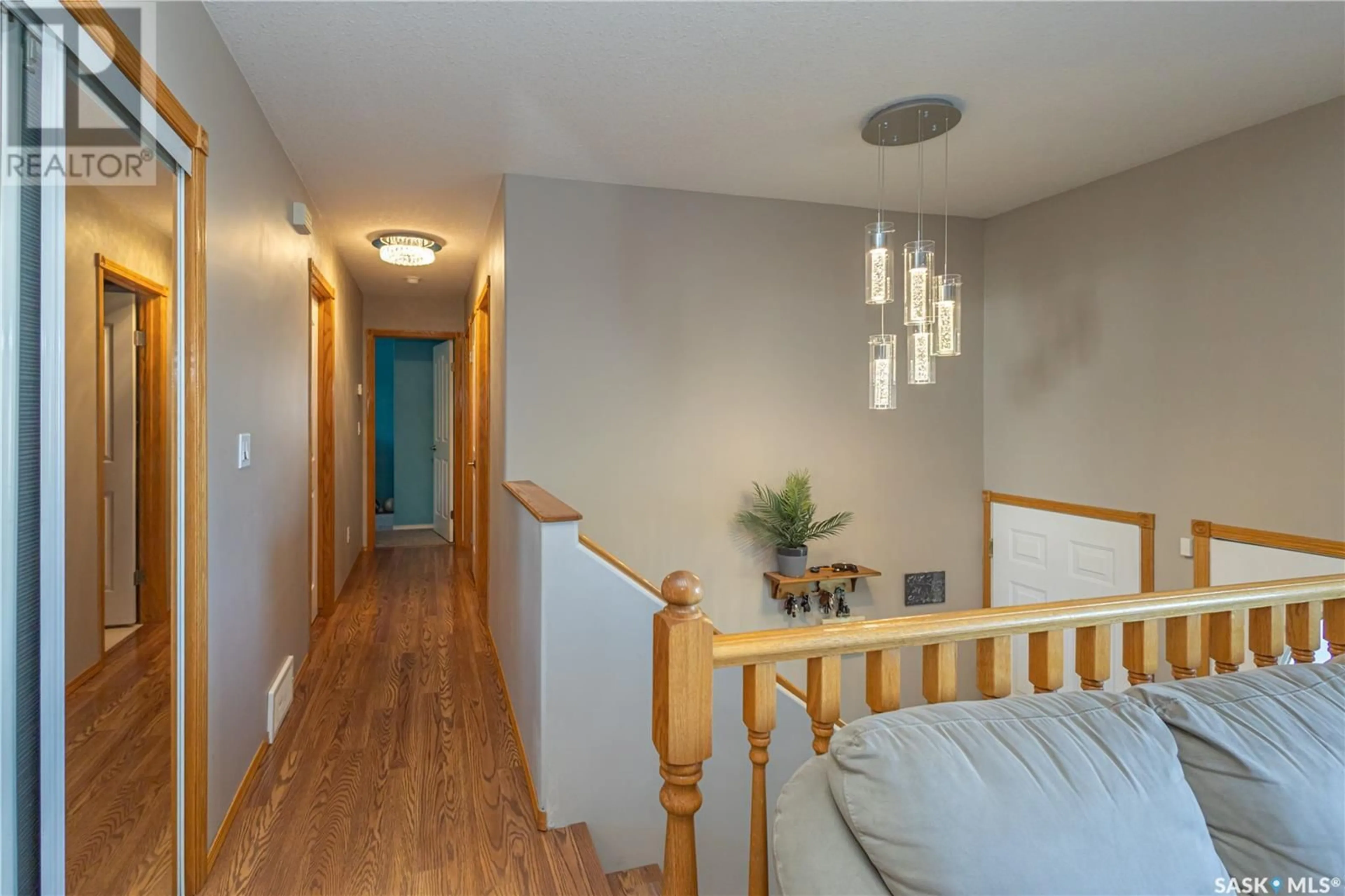 Indoor foyer for 222 BEERLING CRESCENT, Saskatoon Saskatchewan S7S1K4