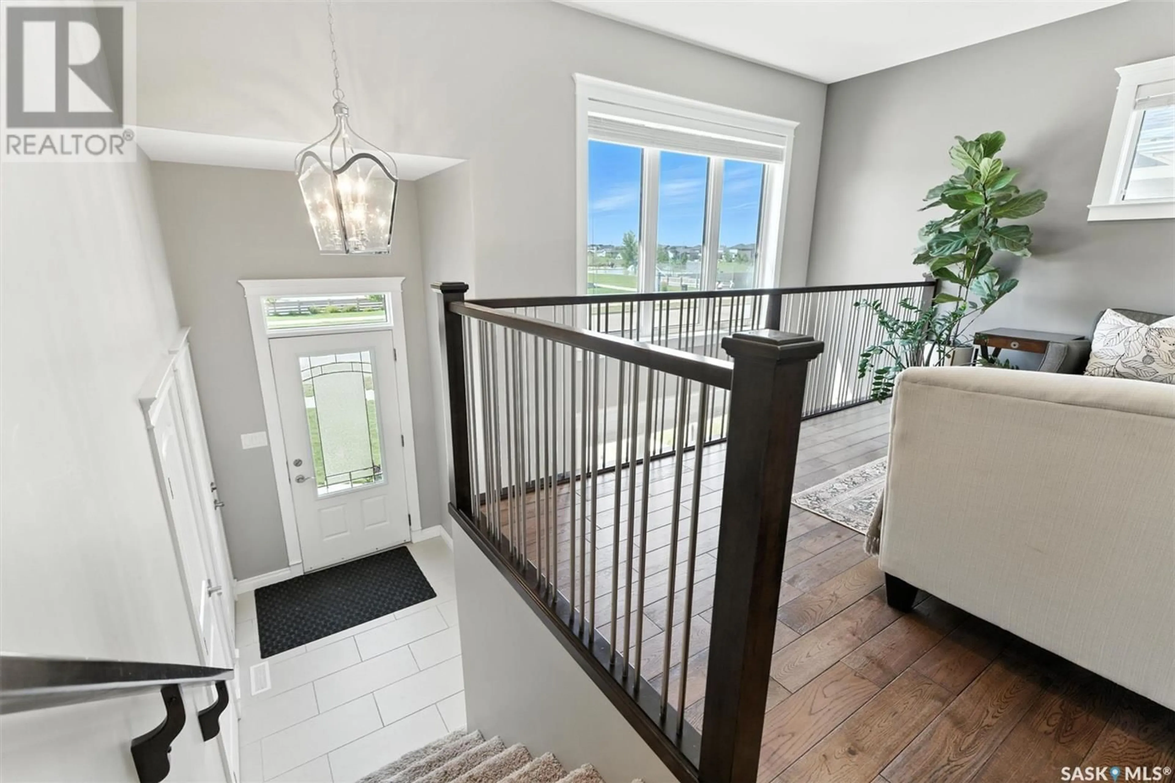 Indoor entryway for 926 EVERGREEN BOULEVARD, Saskatoon Saskatchewan S7W0N6