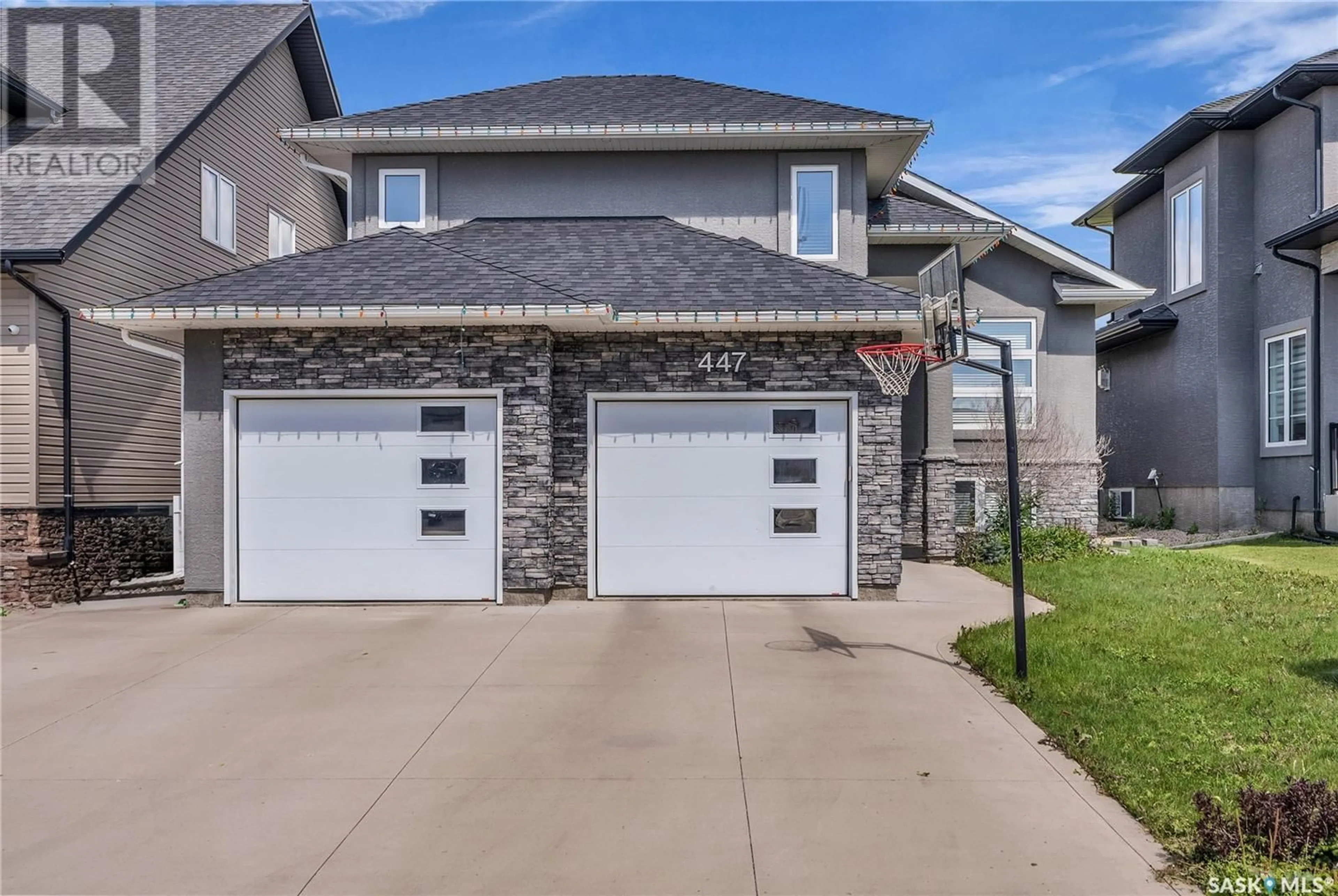 Indoor garage for 447 MAHABIR CRESCENT, Saskatoon Saskatchewan S7W0J7