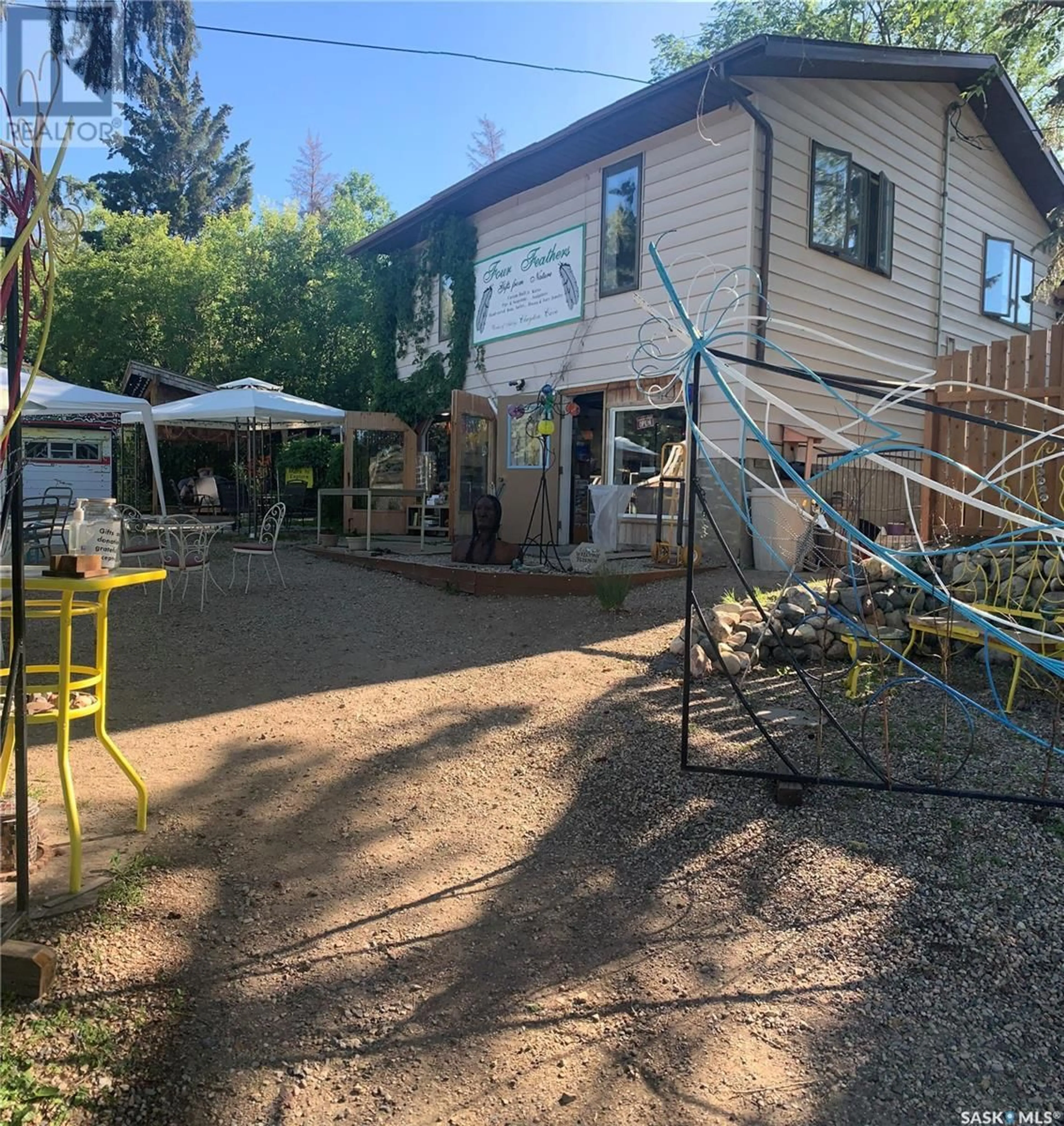 Patio, street for 202-206 ELIZABETH AVENUE, Manitou Beach Saskatchewan S0K4T1