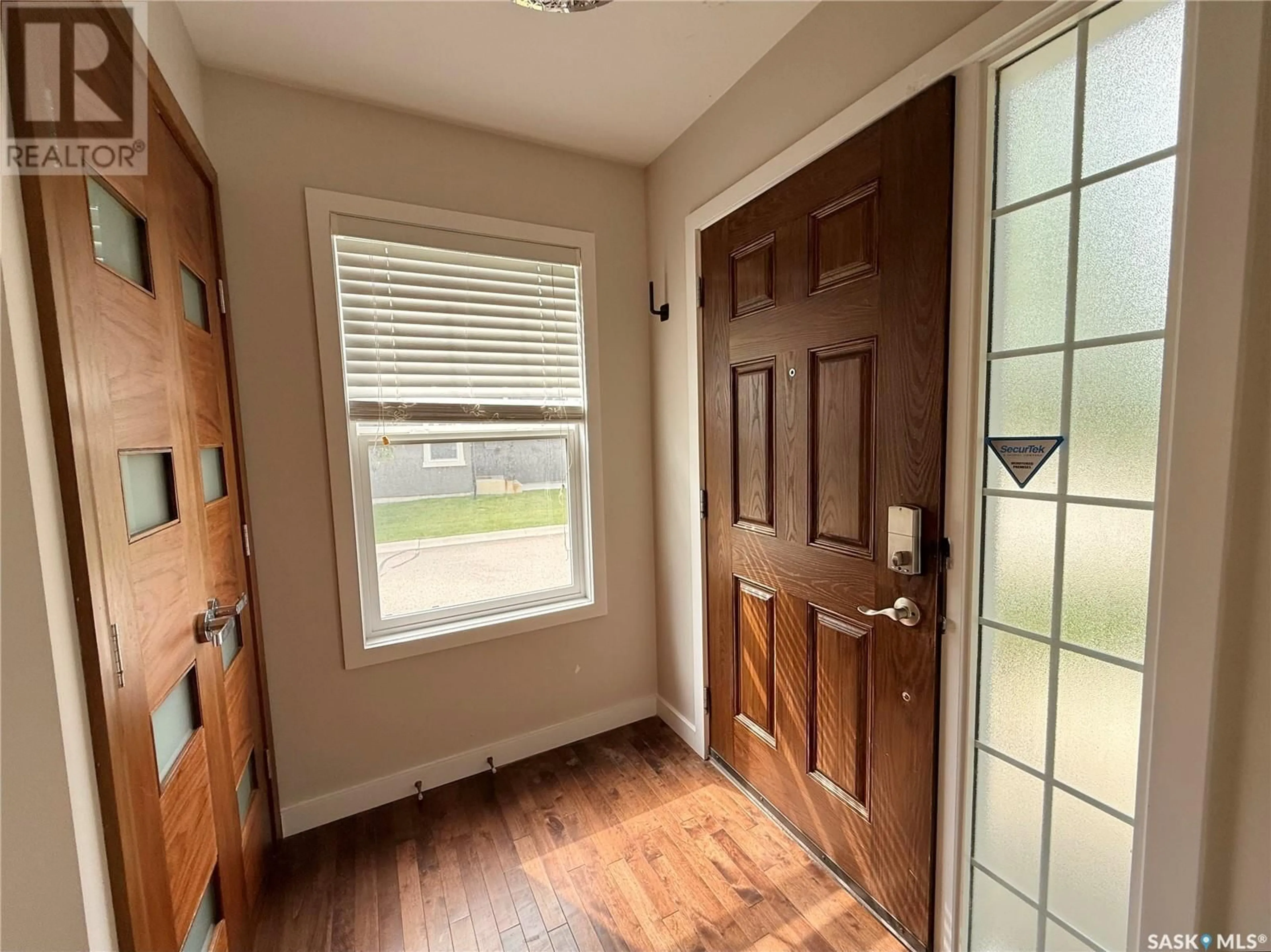 Indoor entryway for 306 - 1303 PATON CRESCENT, Saskatoon Saskatchewan S7W0P6