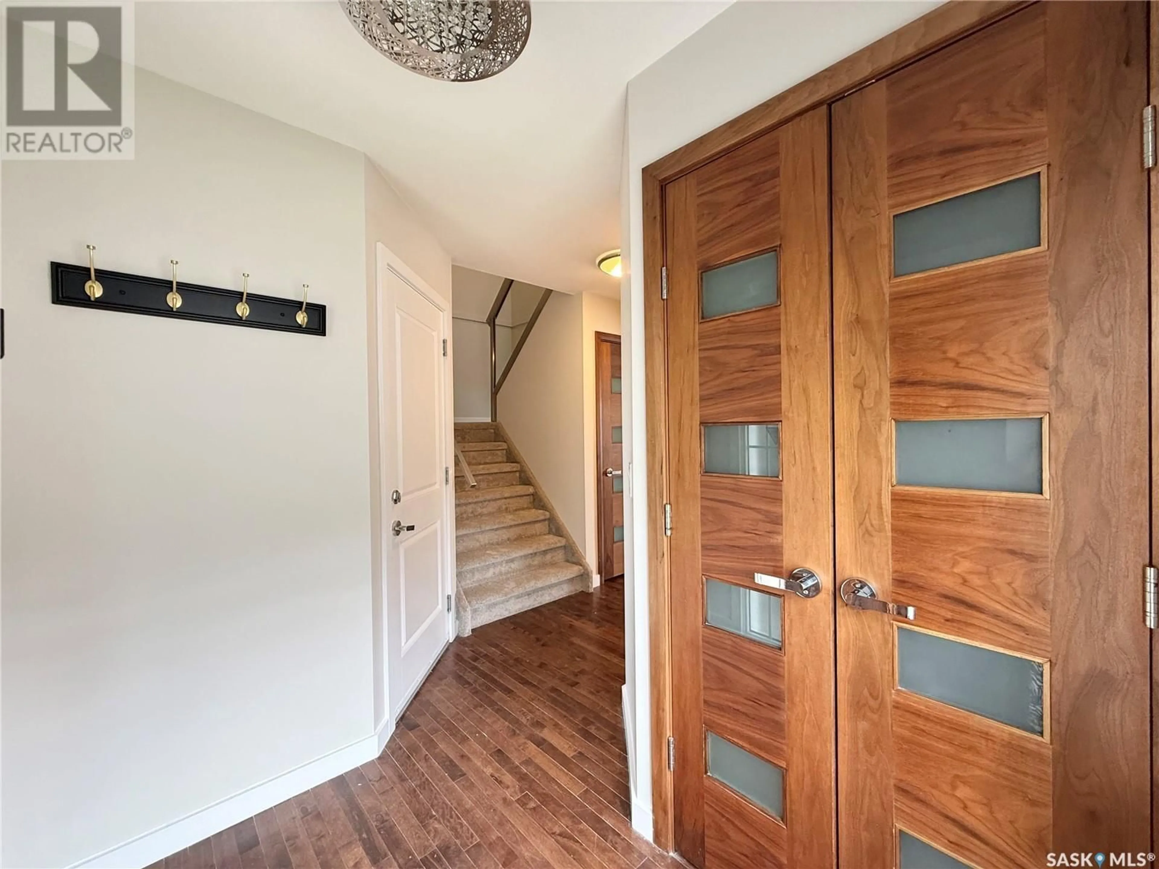 Indoor entryway for 306 - 1303 PATON CRESCENT, Saskatoon Saskatchewan S7W0P6