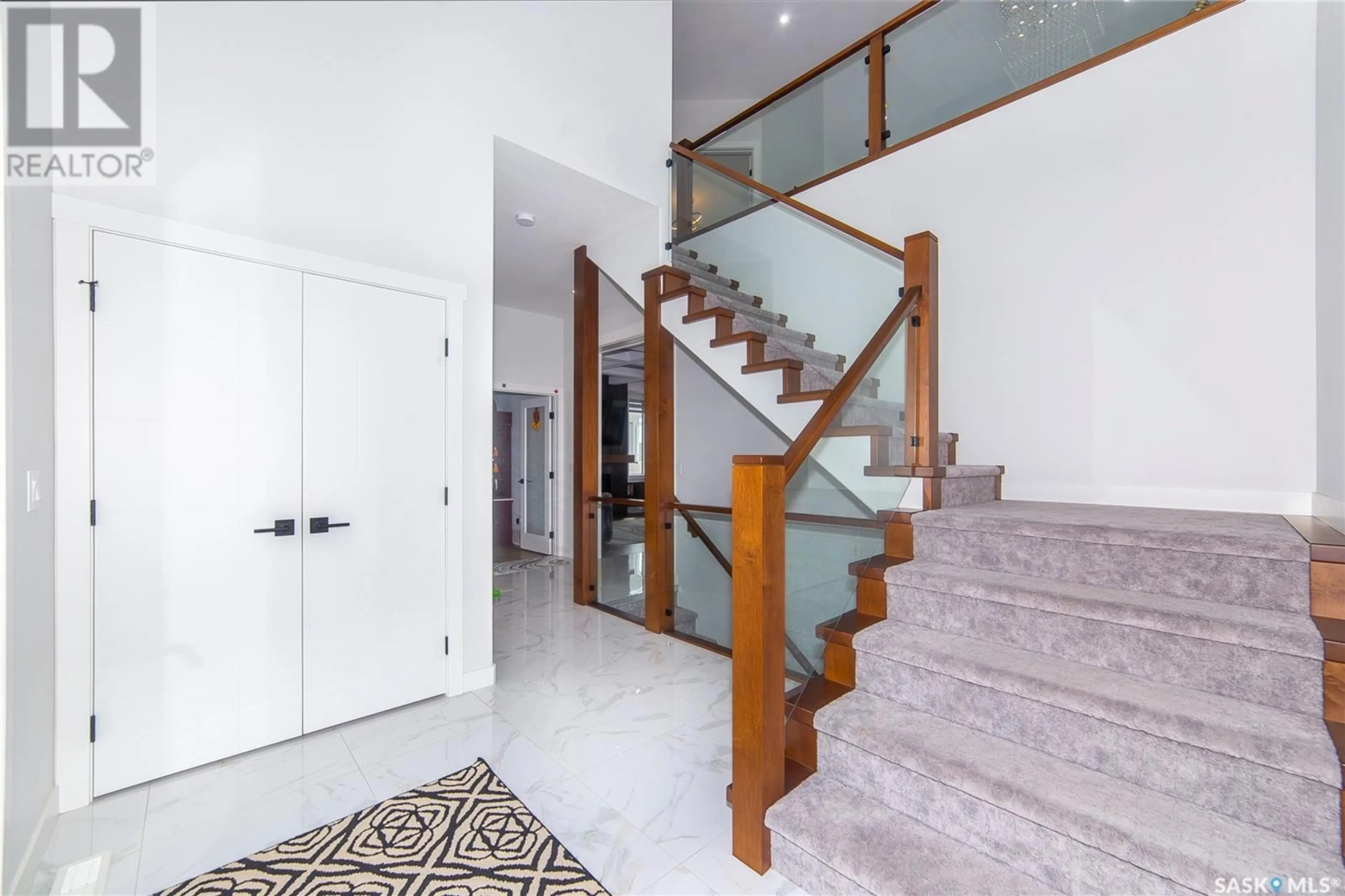 Stairs for 124 FORSEY AVENUE, Saskatoon Saskatchewan S7W1C8