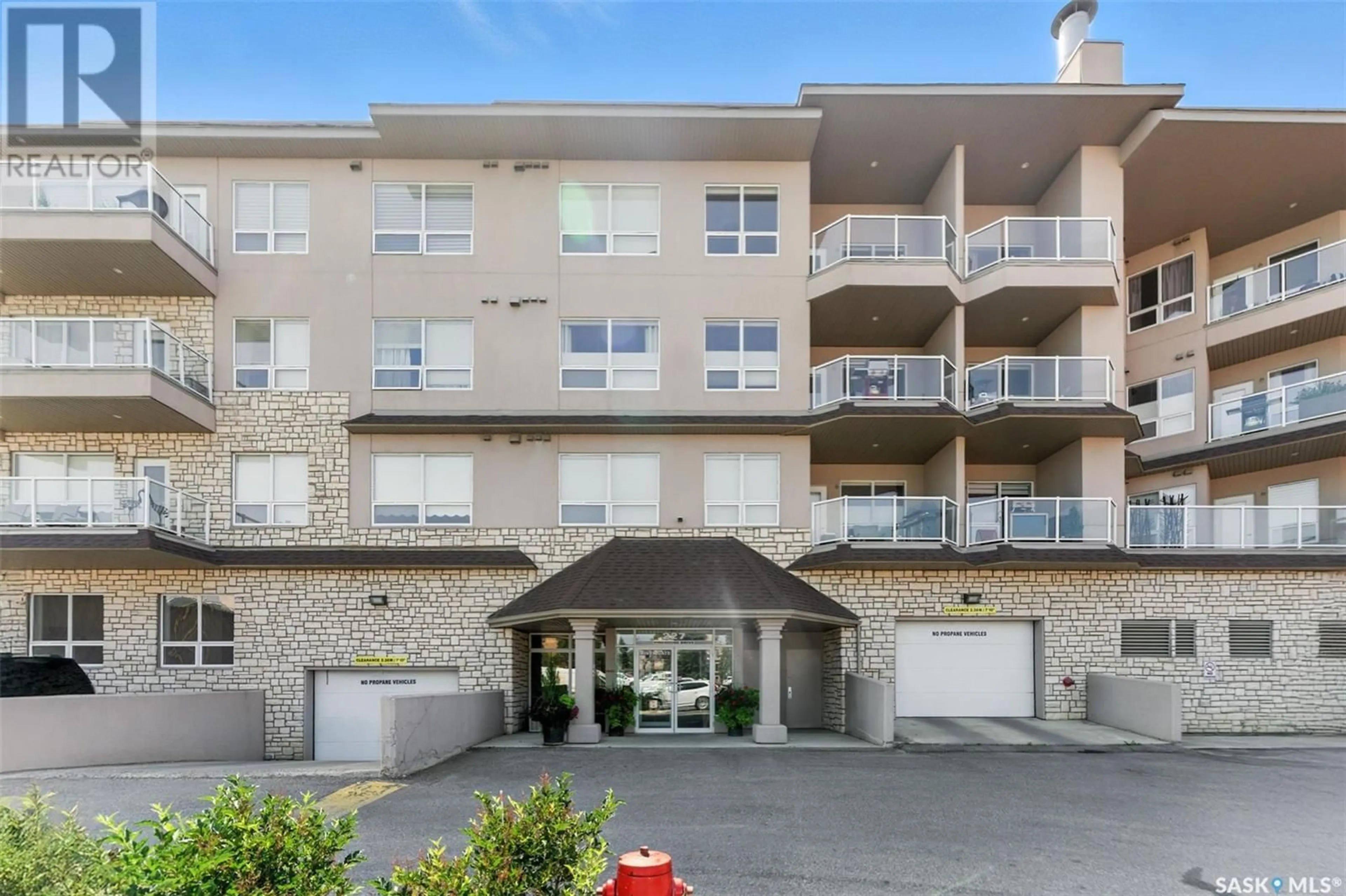 Patio, unknown for 227 - 303 PINEHOUSE DRIVE, Saskatoon Saskatchewan S7K6N9