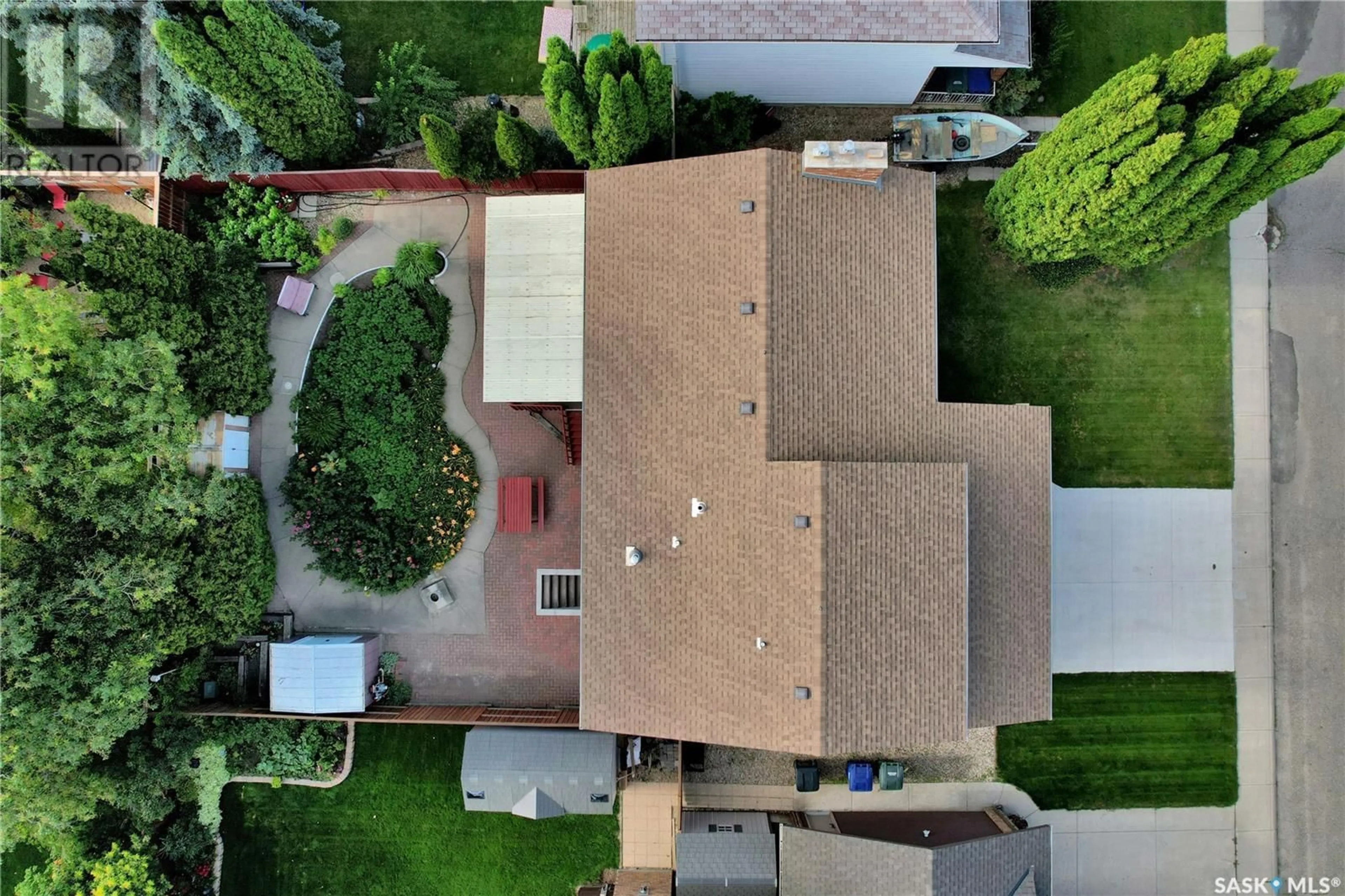 A pic from outside/outdoor area/front of a property/back of a property/a pic from drone, street for 222 PERREAULT CRESCENT, Saskatoon Saskatchewan S7K6B3