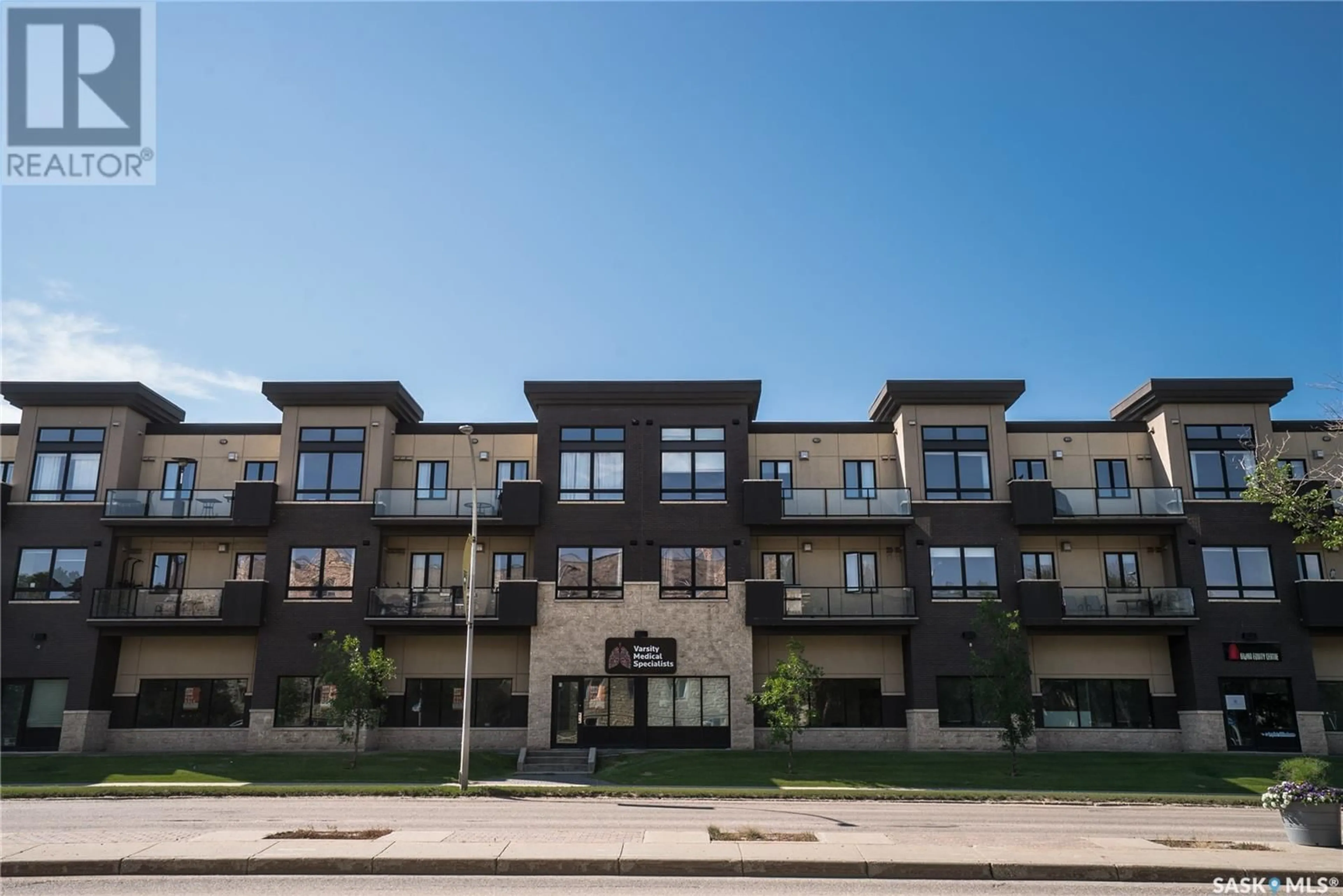 Patio, building for 204 - 1132 COLLEGE DRIVE, Saskatoon Saskatchewan S7N0W2